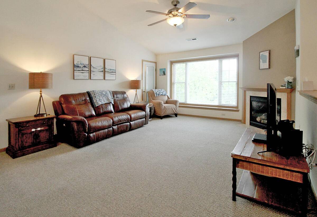 Cudahy, WI 53110,6180 Walnut Ln Unit 85