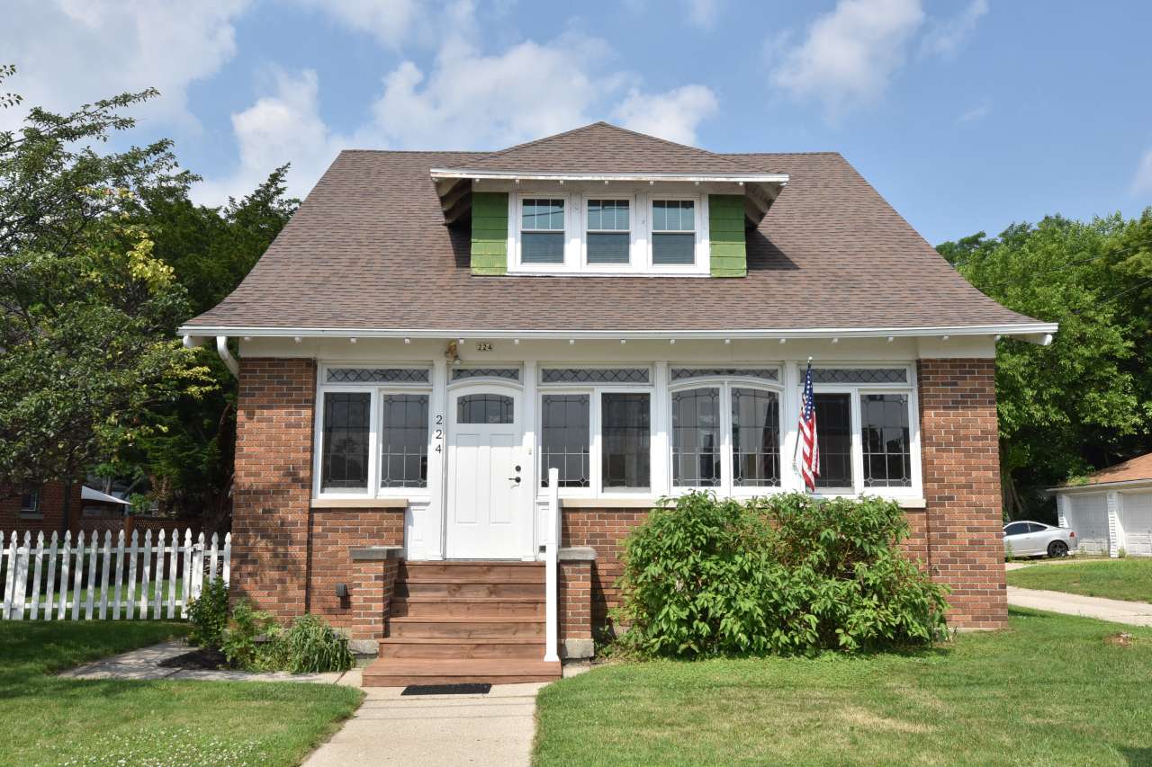 West Bend, WI 53095,224 N 9th Ave