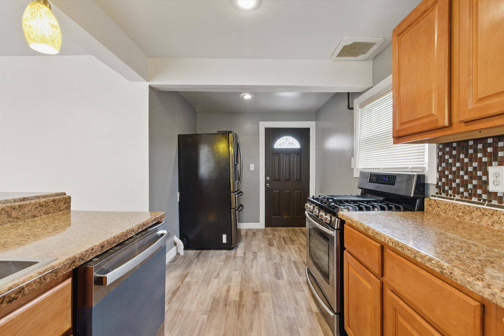 Milwaukee, WI 53218,5125 N 60th St