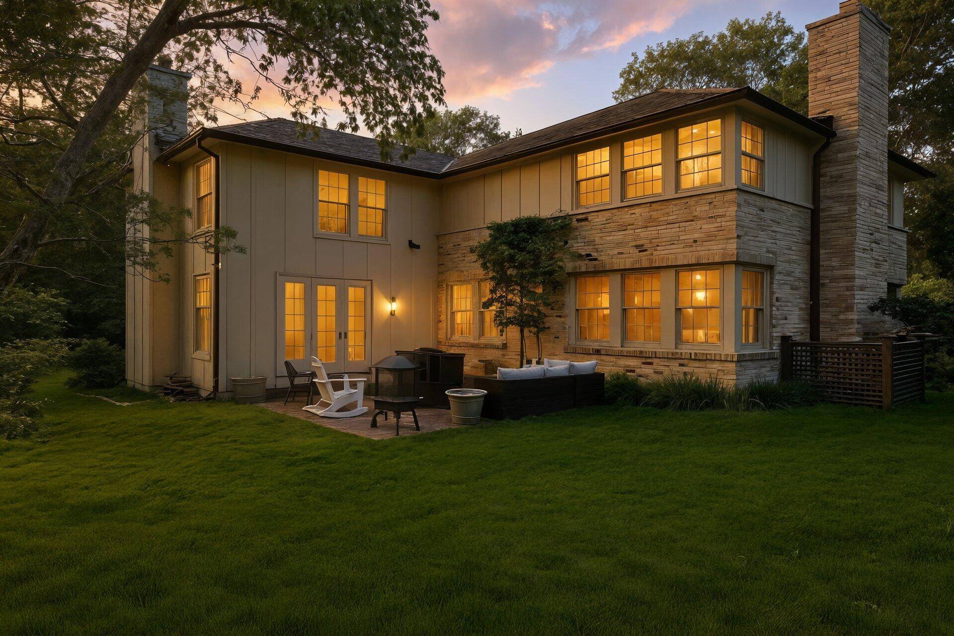Fox Point, WI 53217,1861 E Fox Ln