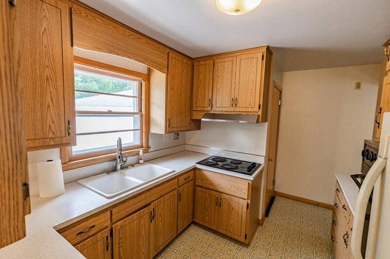 New Holstein, WI 53061,2407 Illinois Ave