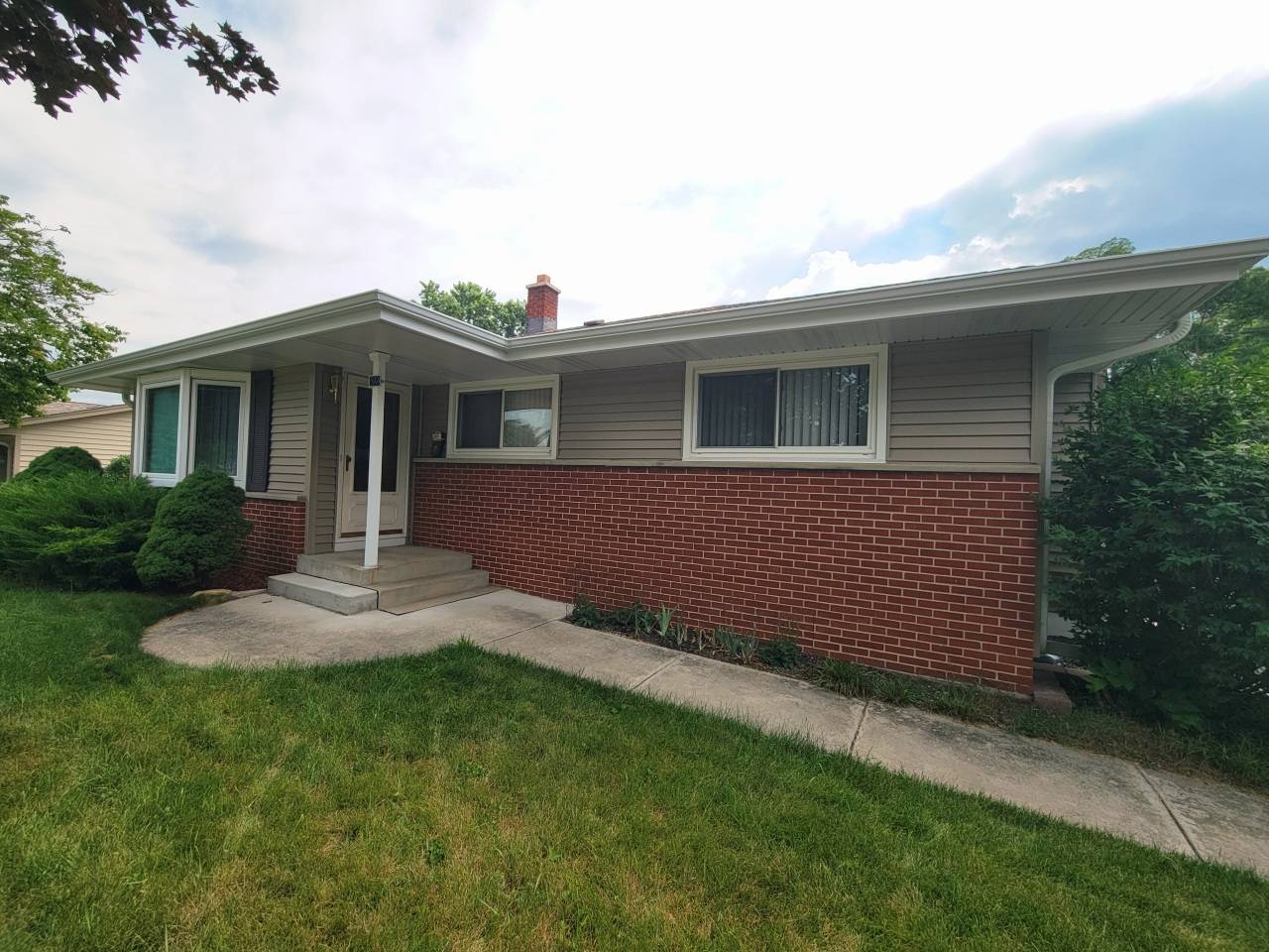 Mukwonago, WI 53149,932 Robins Ln