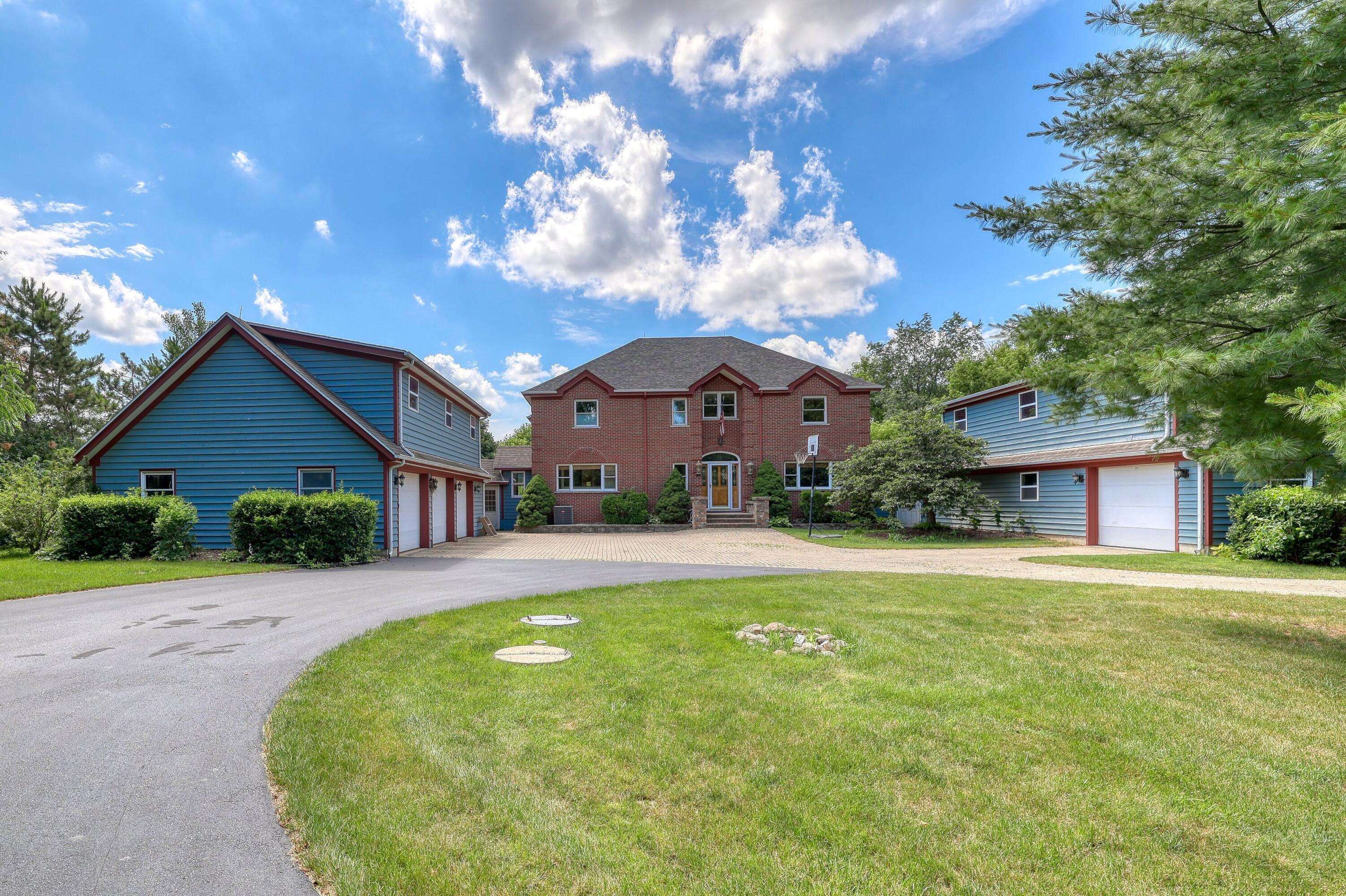 Burlington, WI 53105,6444 Brever Rd