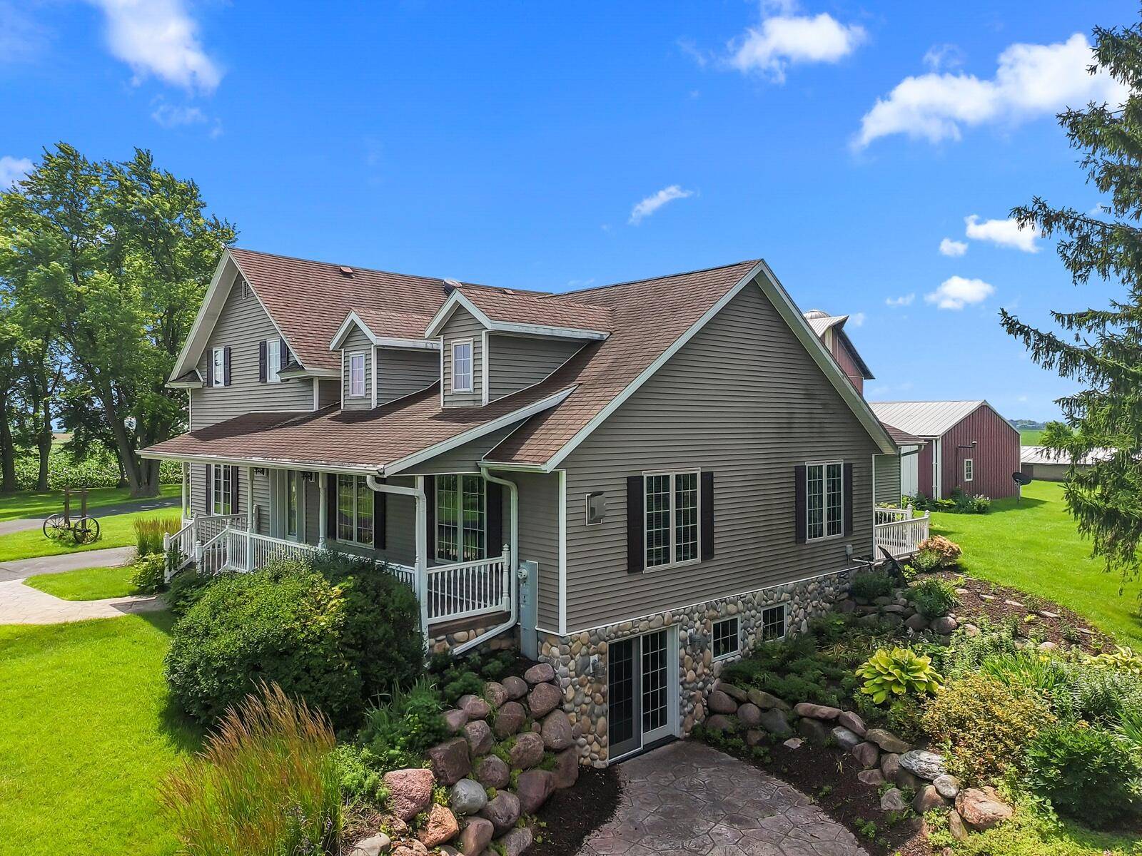 Sugar Creek, WI 53115,W6827 Hazel Ridge Rd