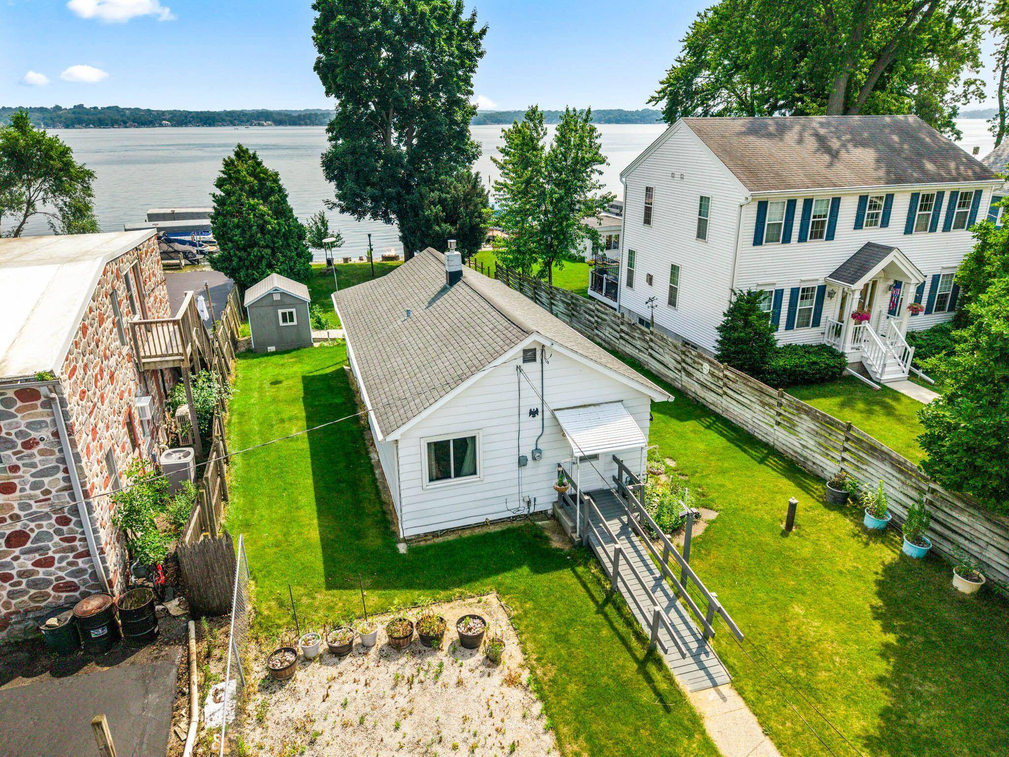 Pewaukee, WI 53072,N38W27099 Parkside Rd
