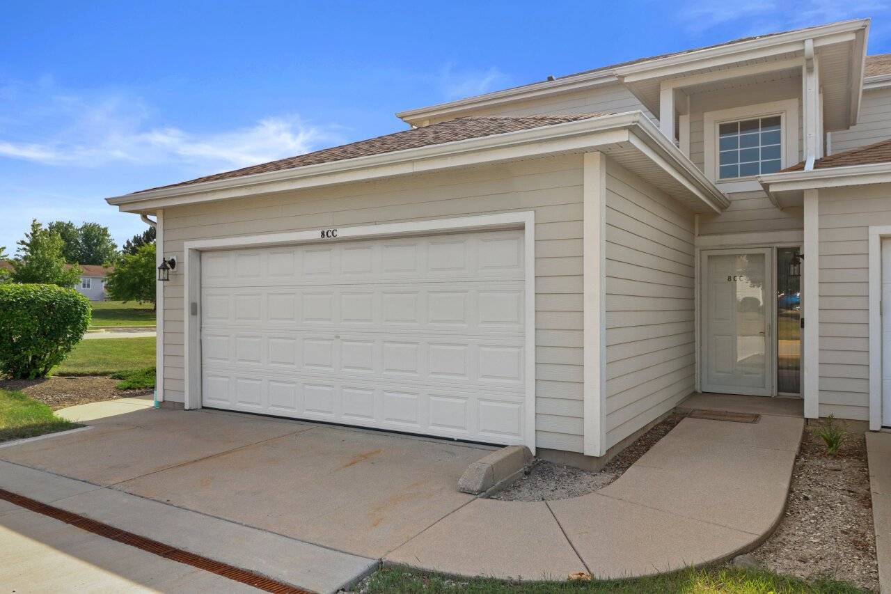 Pleasant Prairie, WI 53158,6620 Meadowlands Cir Unit 8CC