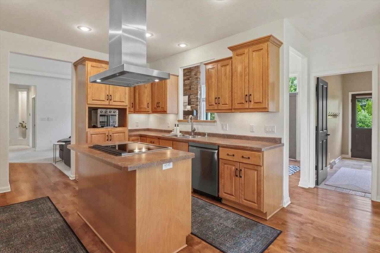 Dousman, WI 53118,542 S Buth Rd