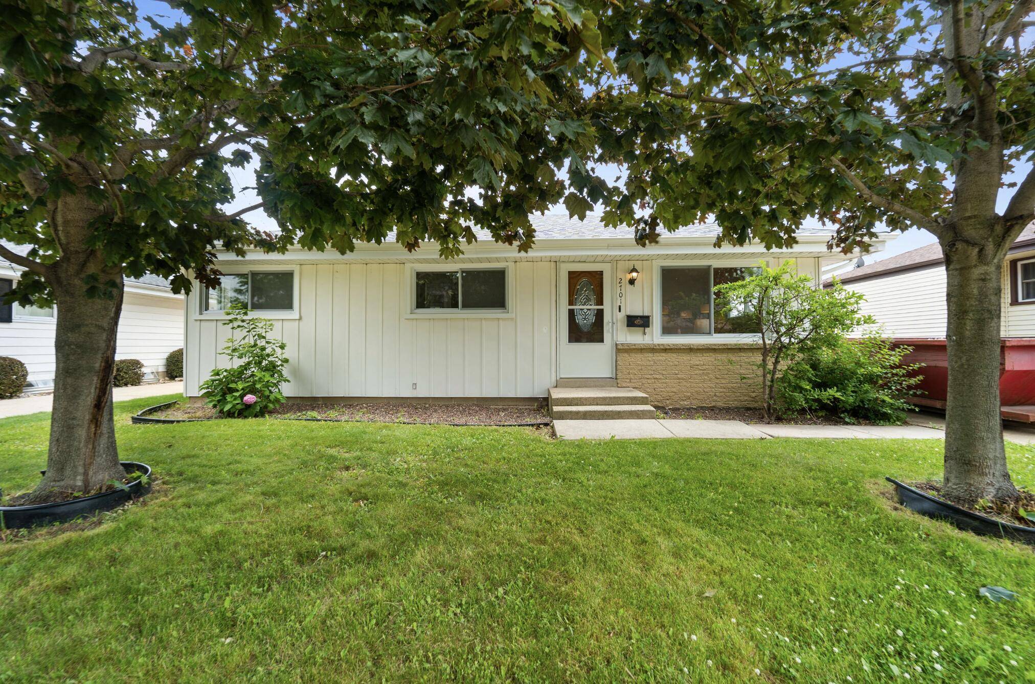 Racine, WI 53404,2701 Loraine Ave