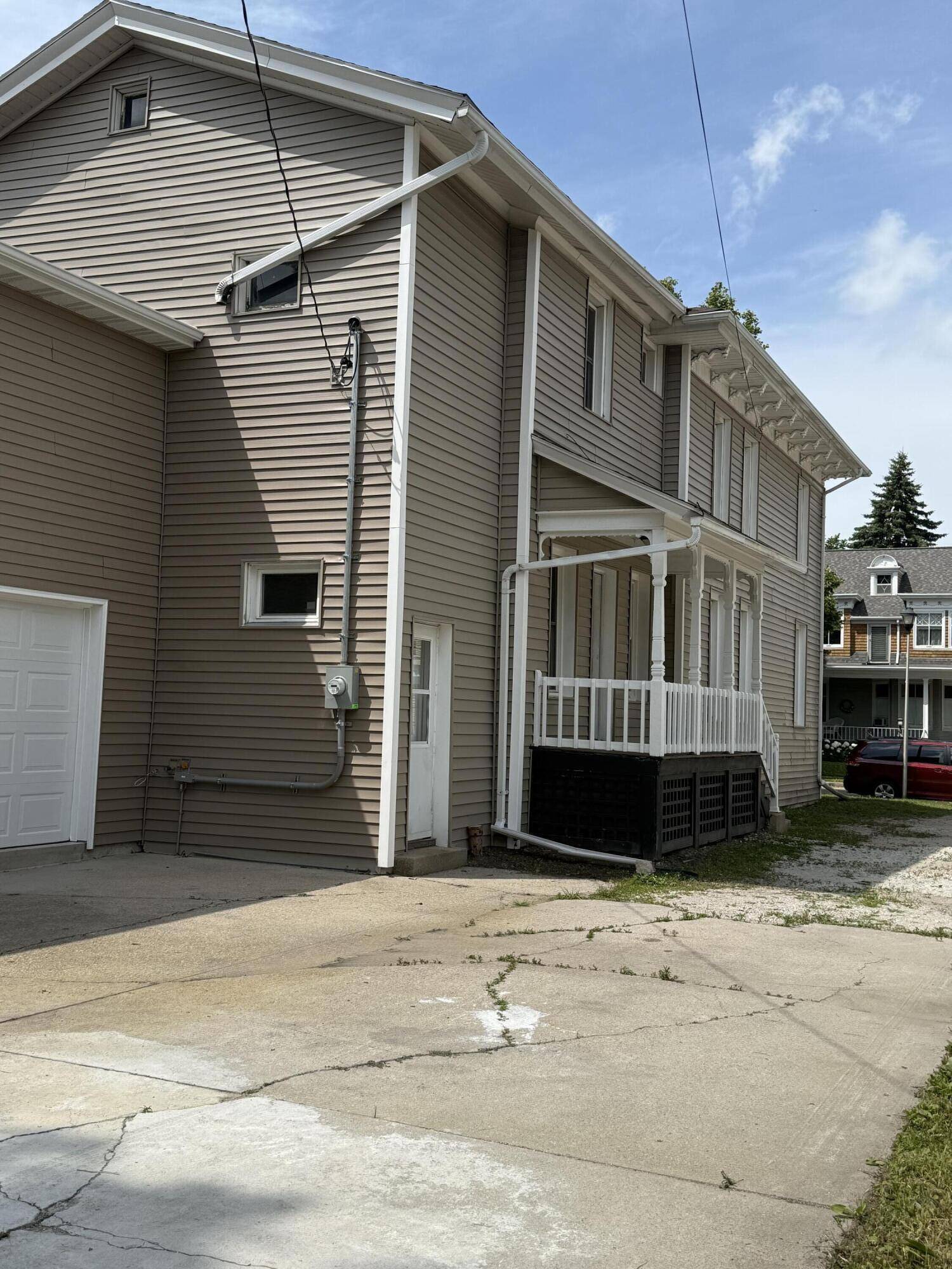 Fond Du Lac, WI 54935,120 E 2nd St