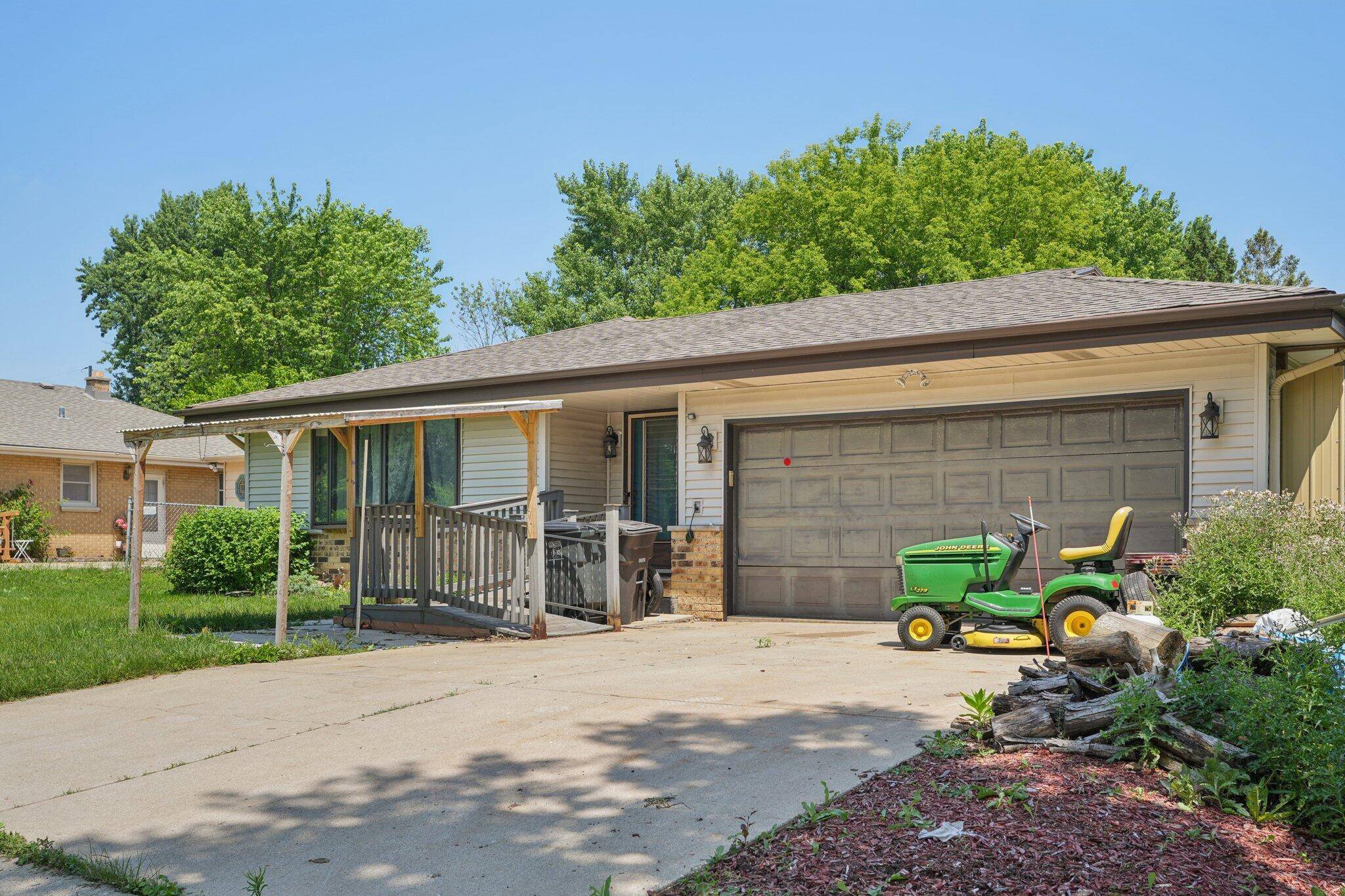 Greenfield, WI 53220,4442 S 49th St