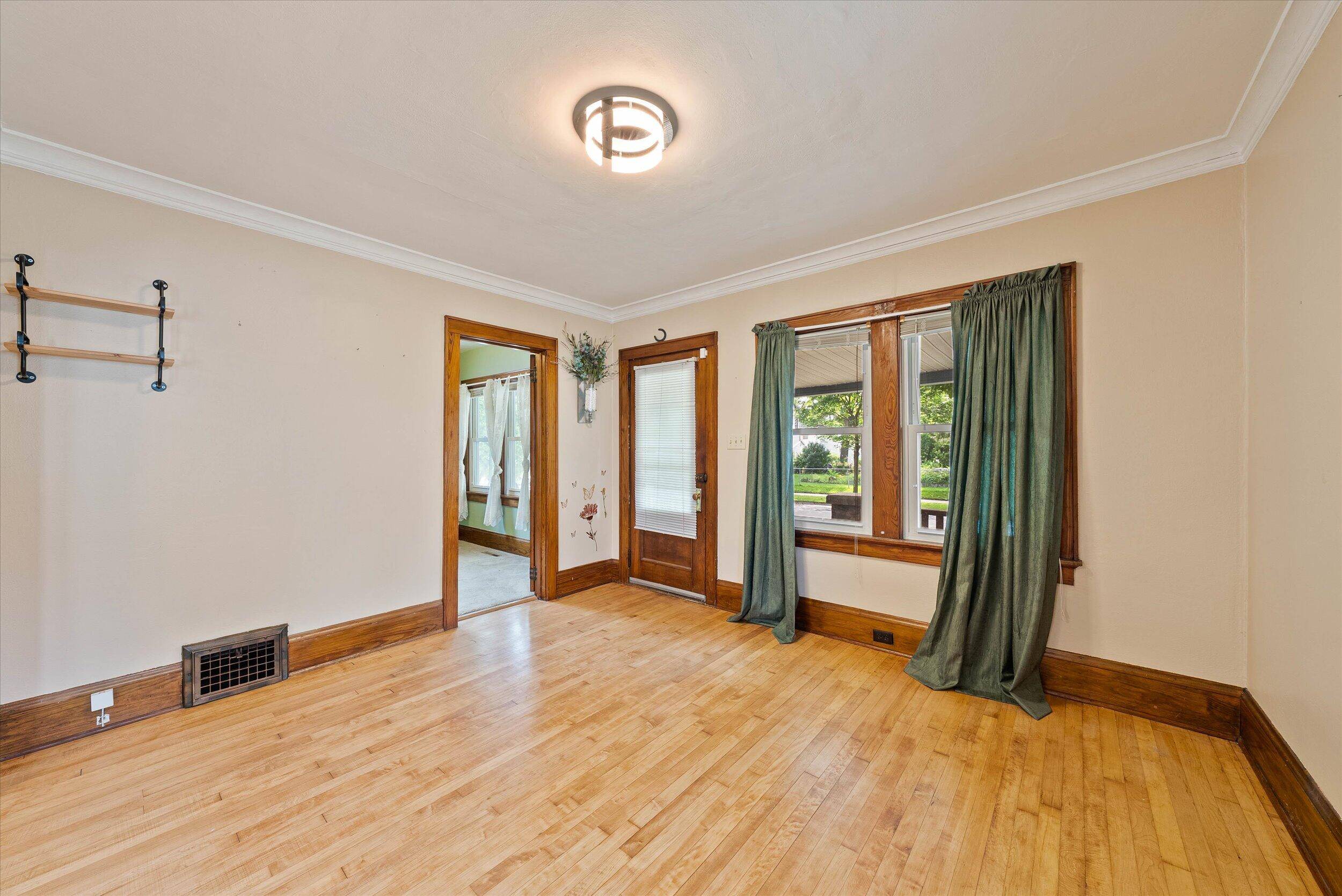Milwaukee, WI 53213,345 N 60th St
