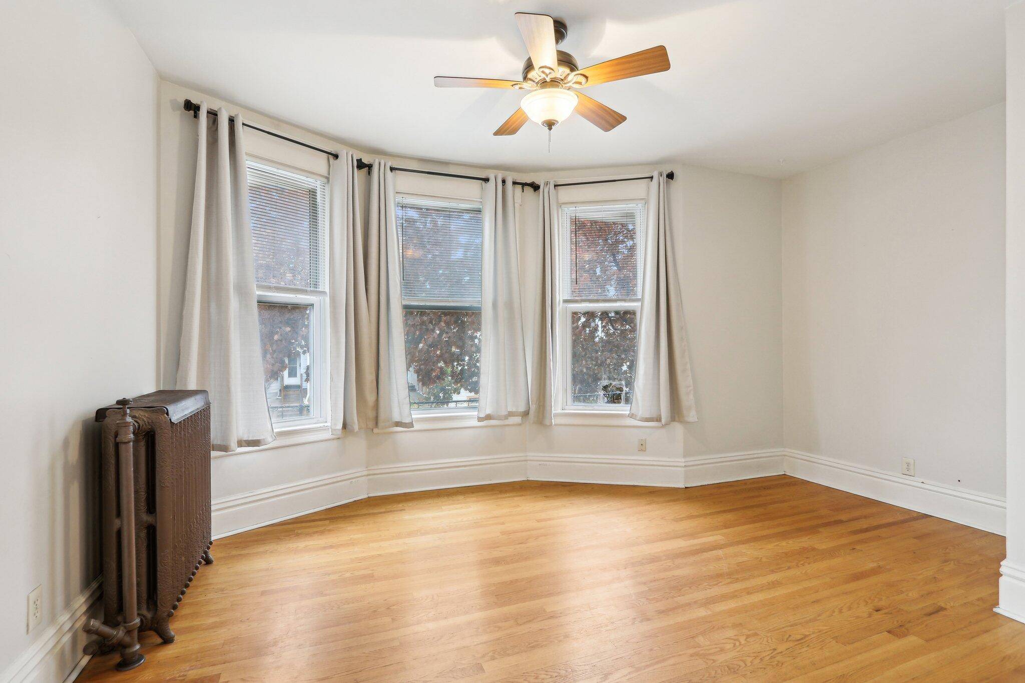 Milwaukee, WI 53207,310 E Smith St Unit 312