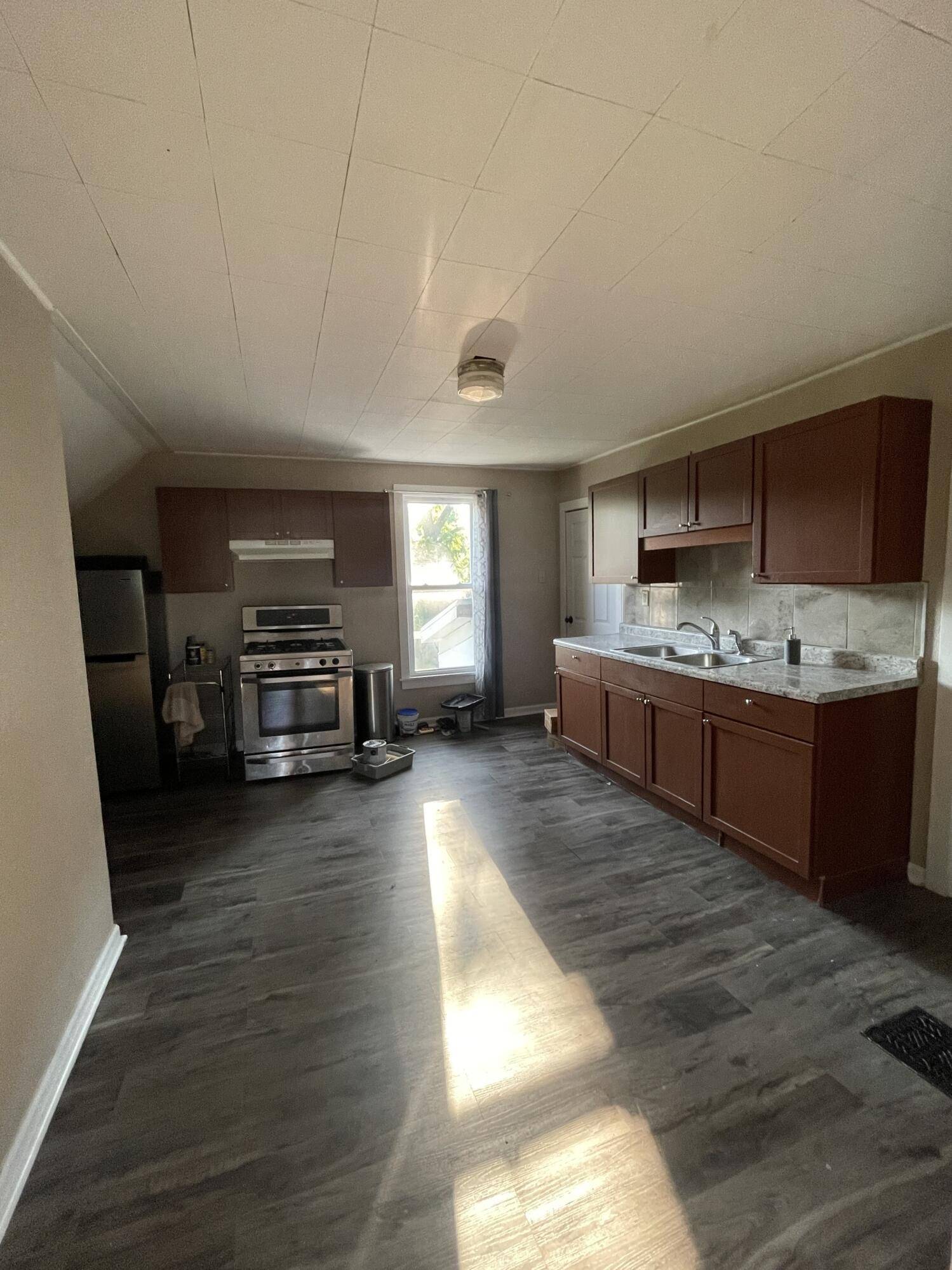 Racine, WI 53404,1312 Carlisle Ave