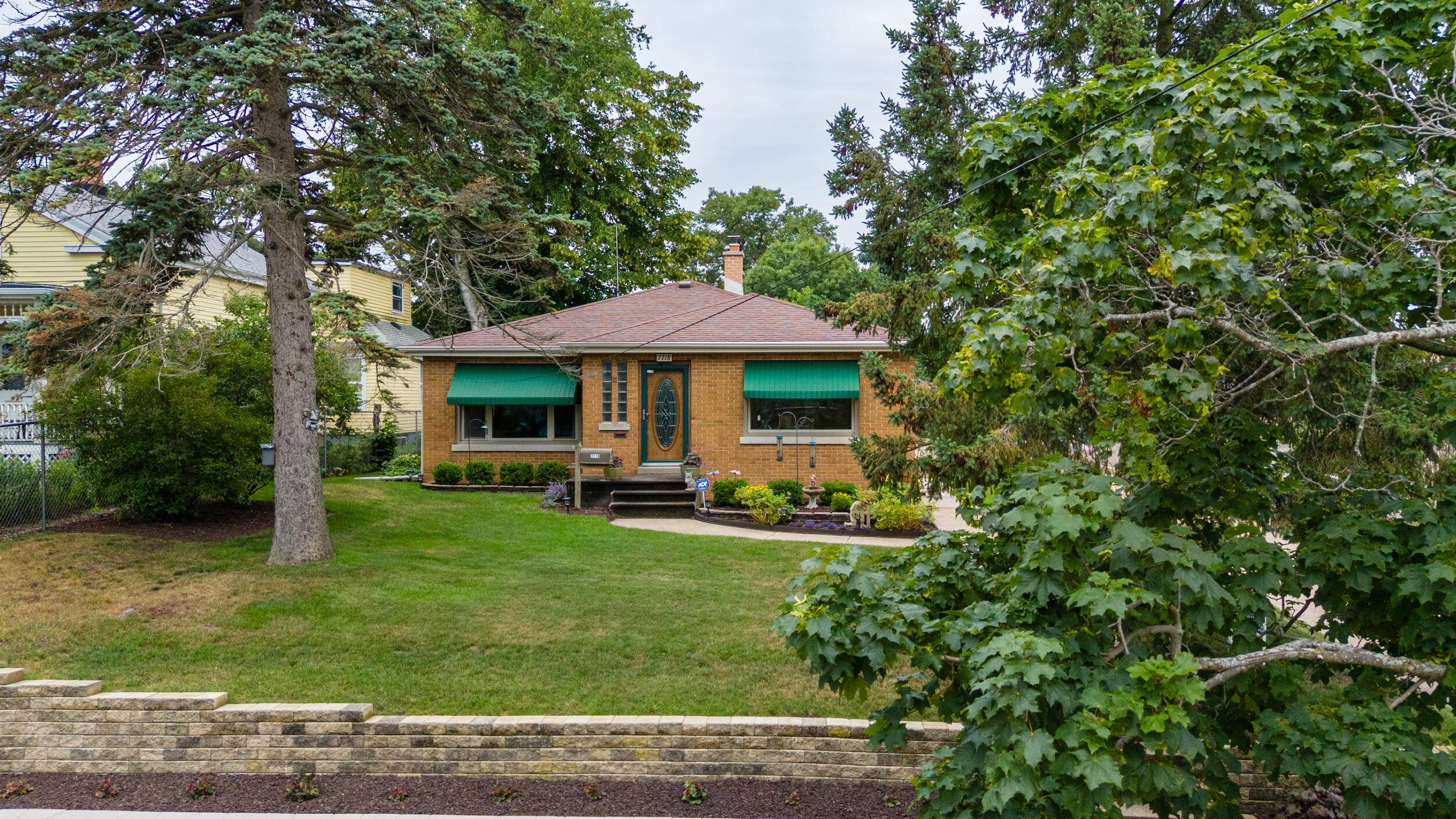 Kenosha, WI 53143,7718 7th Ave