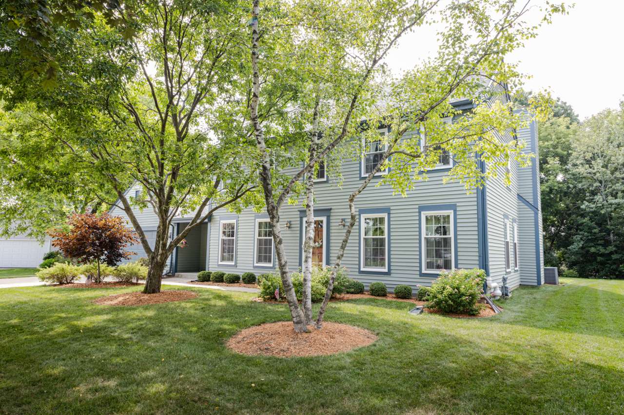 Pewaukee, WI 53186,N27W22561 Burningwood Ln