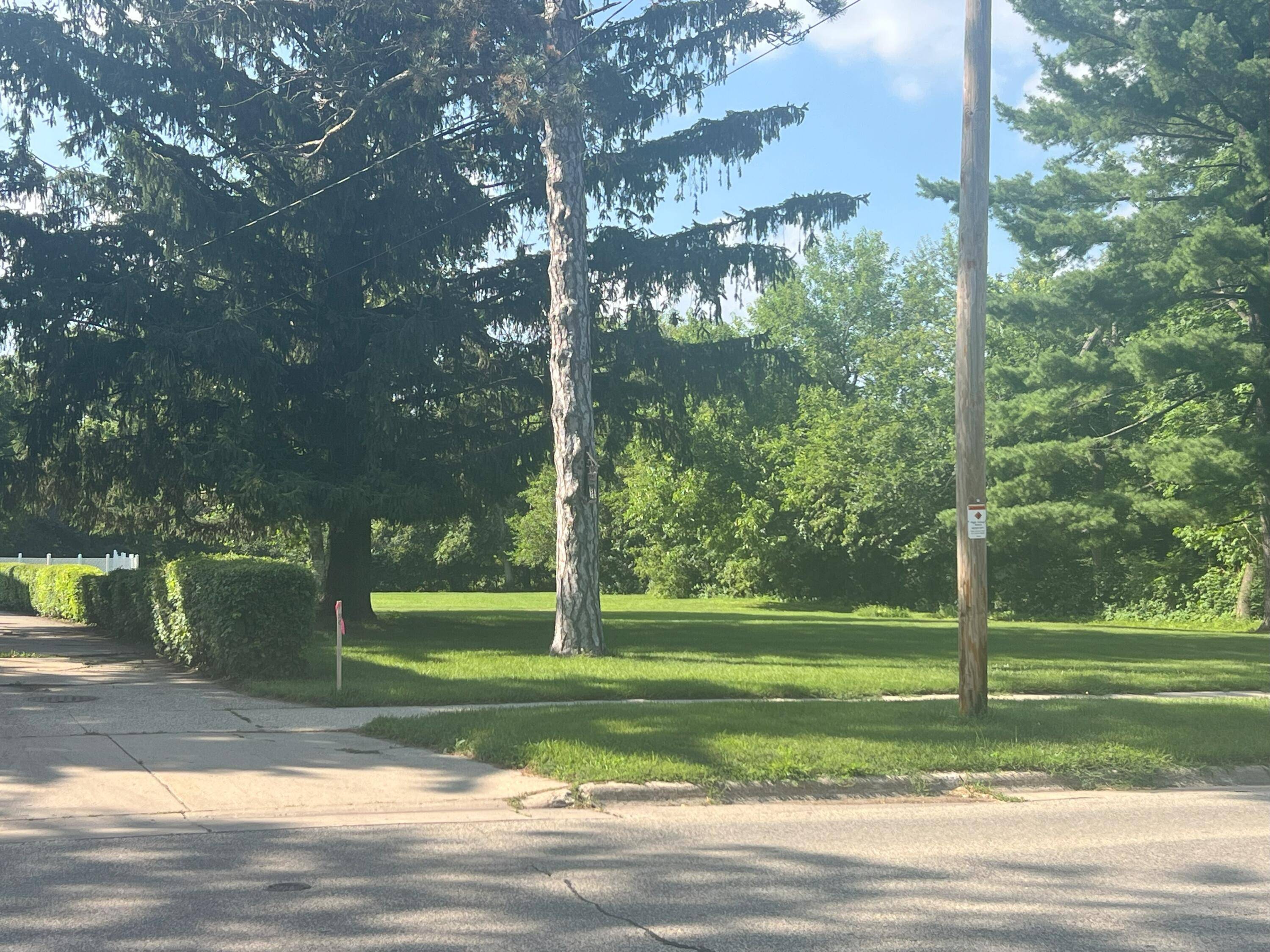 Delavan, WI 53115,965 Racine St