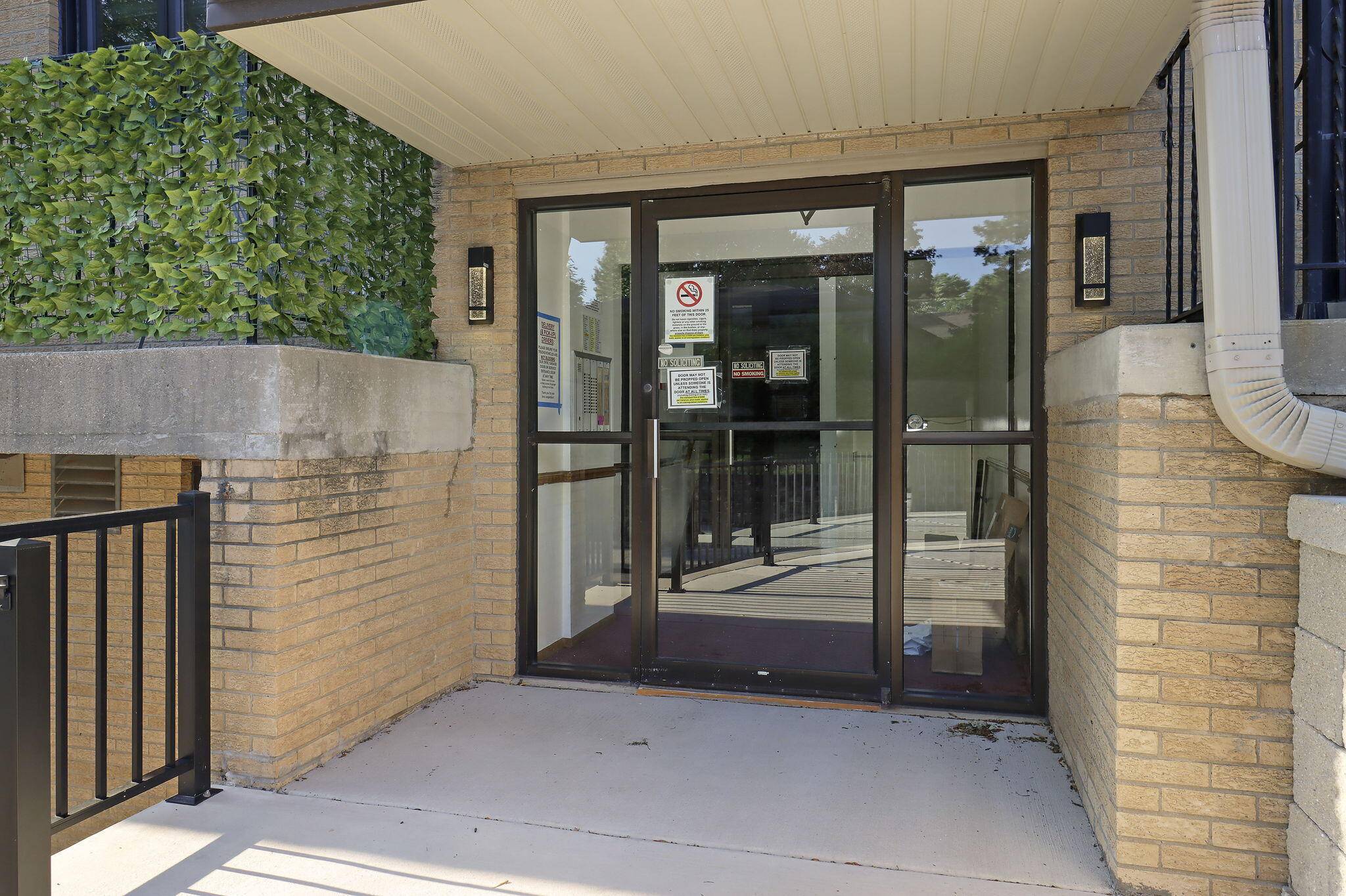 Milwaukee, WI 53219,3239 S 58th St Unit 213