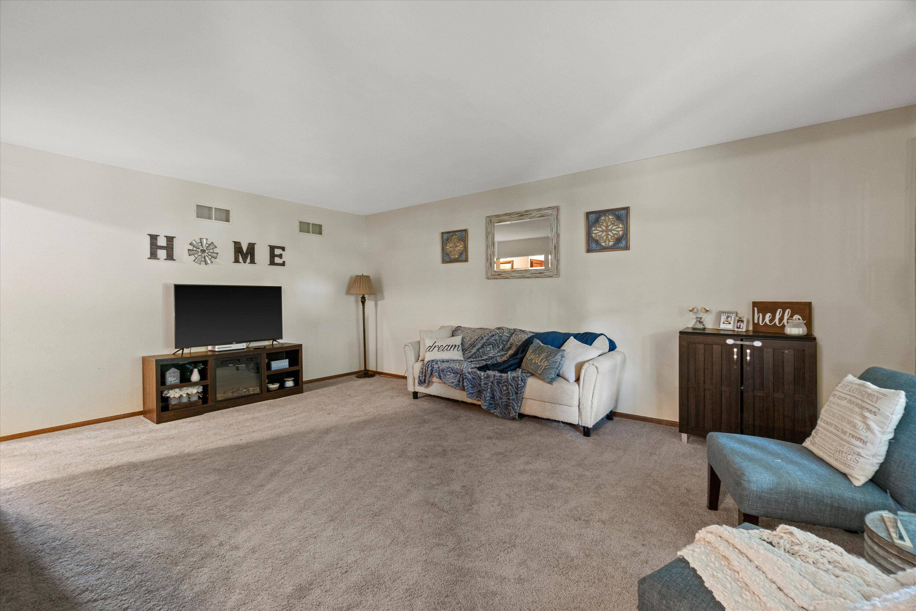 Greendale, WI 53129,7027 Horizon Dr