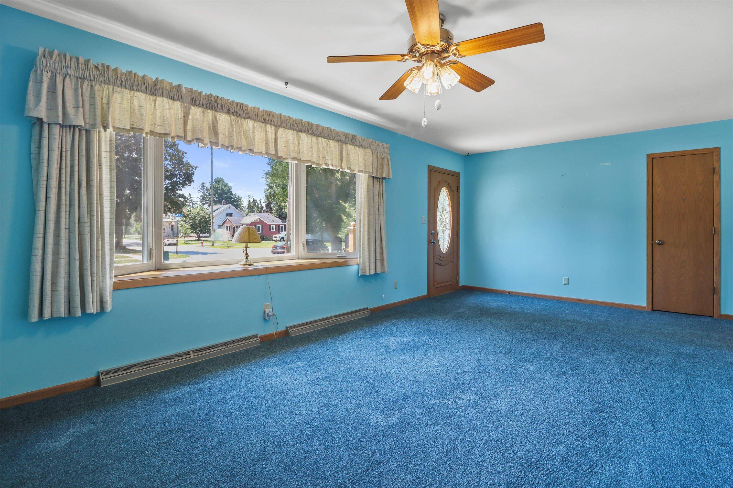 Watertown, WI 53094,214 Hart St