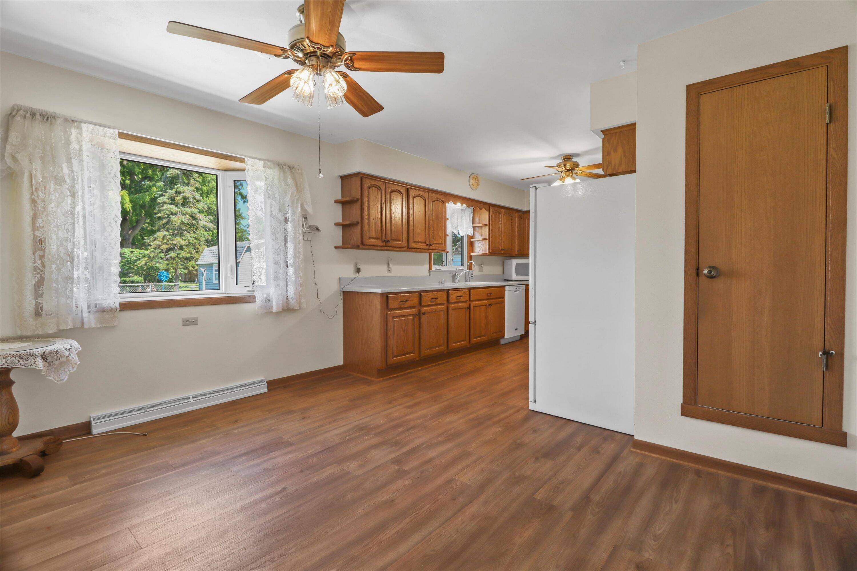 Watertown, WI 53094,214 Hart St