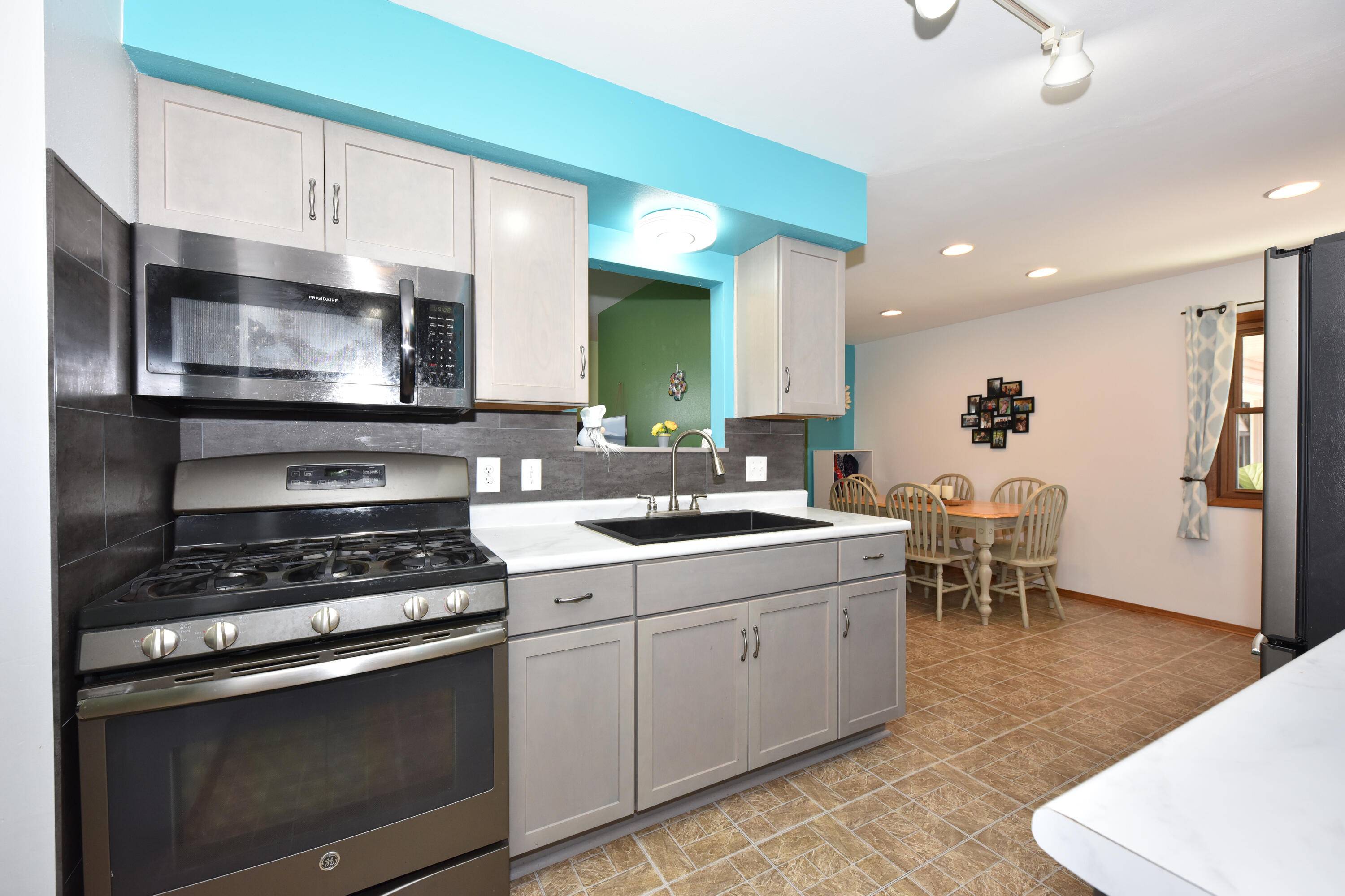 Greenfield, WI 53228,4047 S 91st Pl
