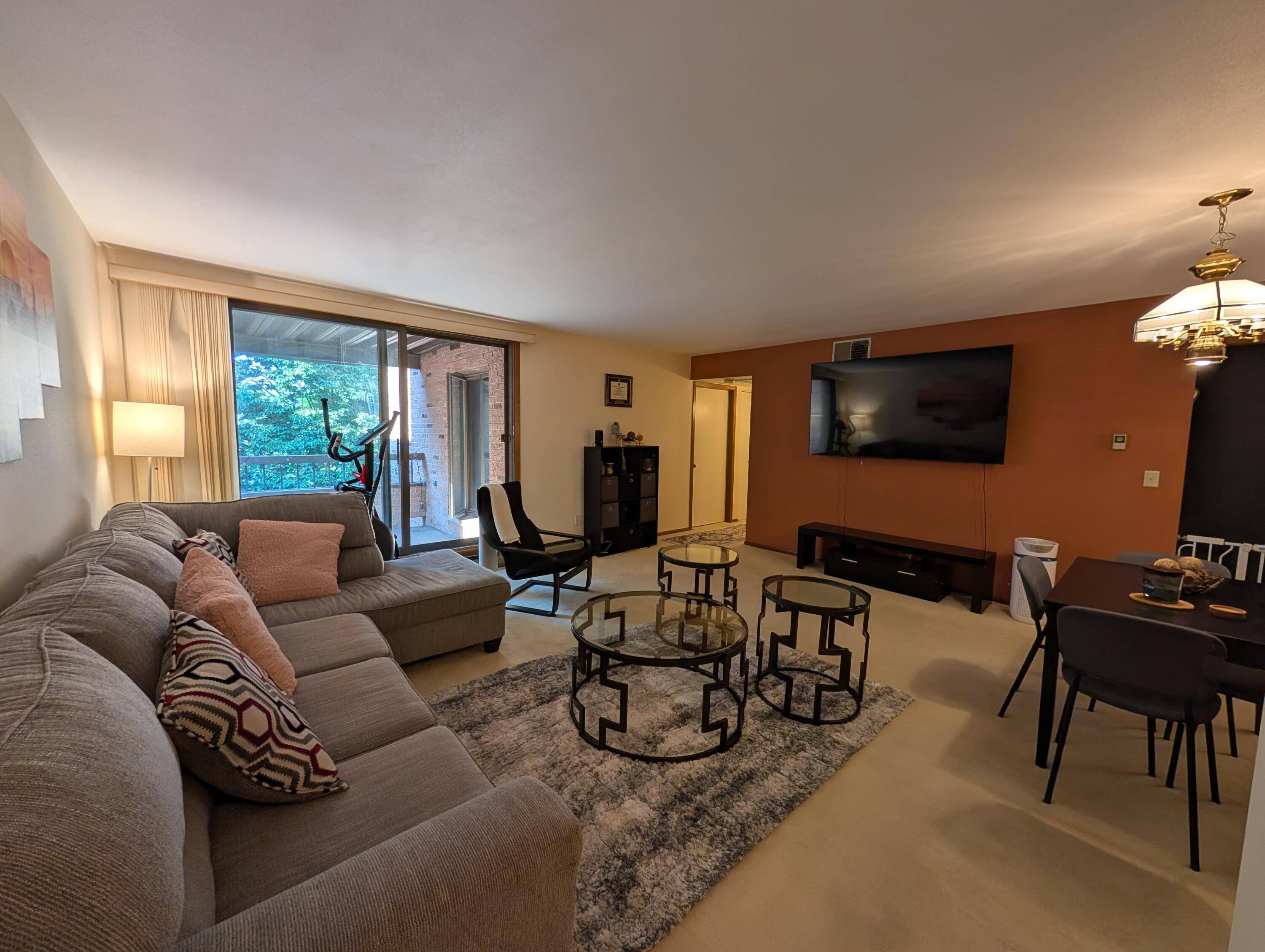 Shorewood, WI 53211,3916 N Oakland Ave Unit 224