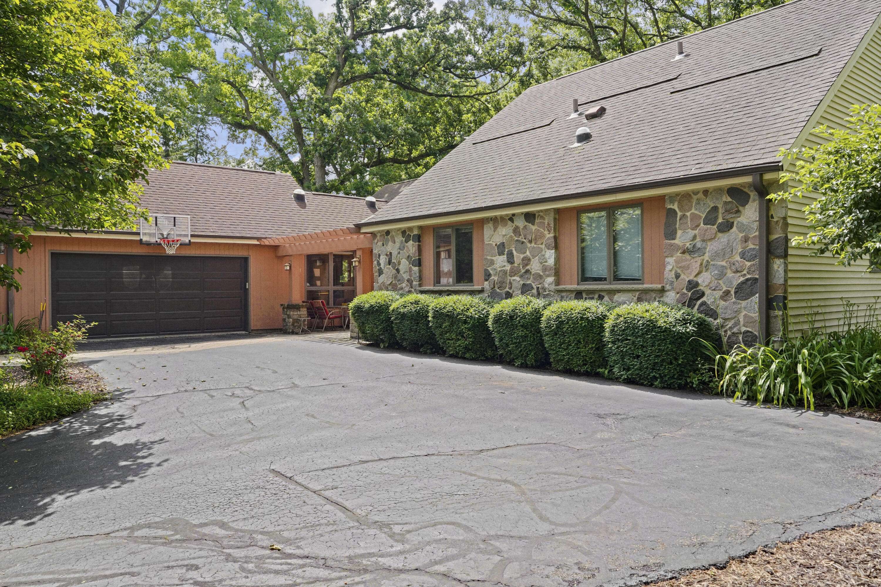 Pleasant Prairie, WI 53158,10701 84th Pl