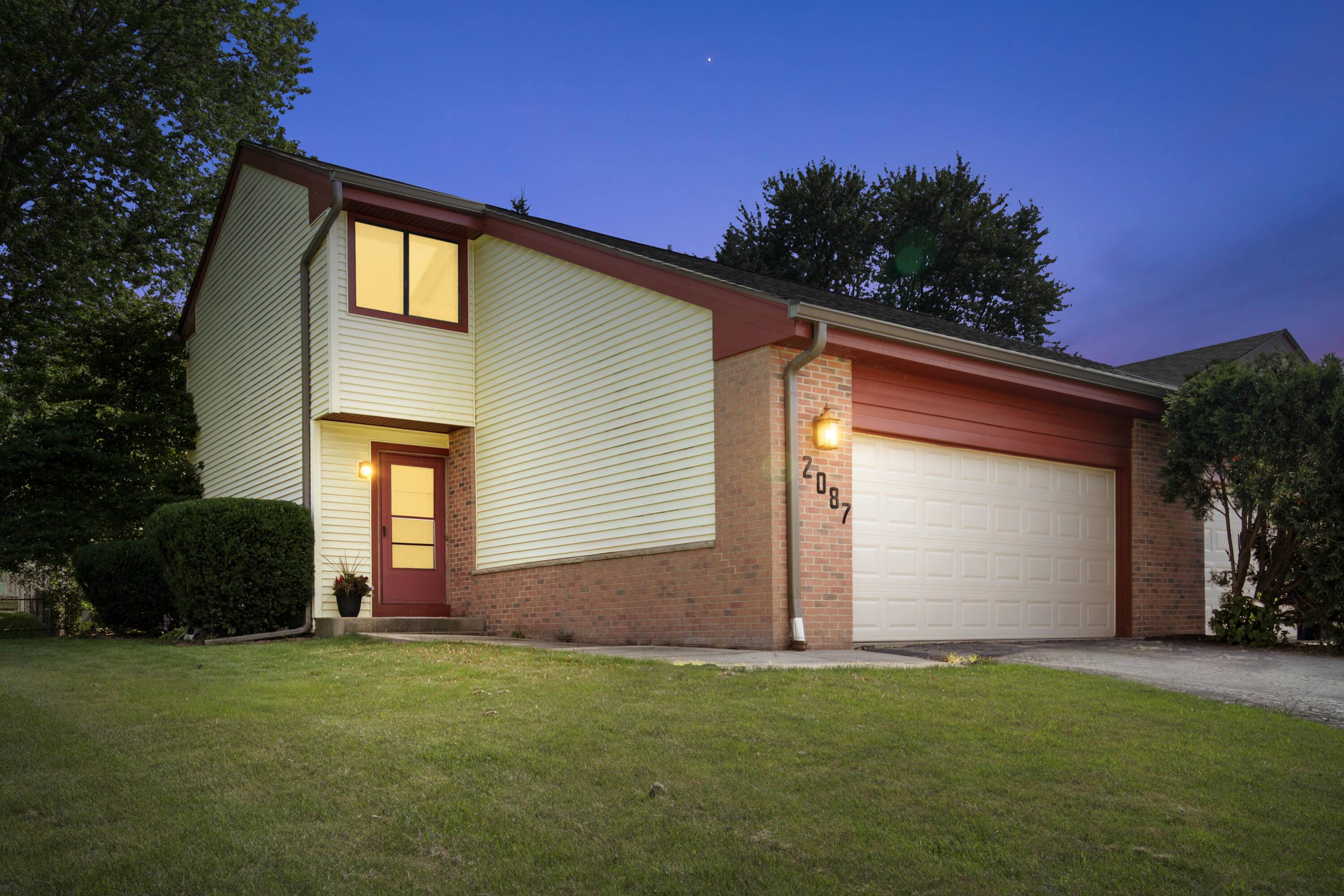 Oak Creek, WI 53154,2087 E Pendragon Ct