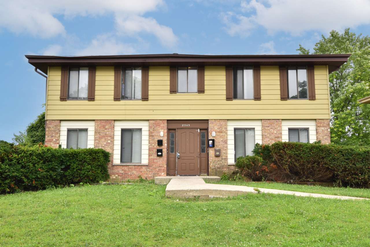 Milwaukee, WI 53224,8545 W Greenbrook Dr