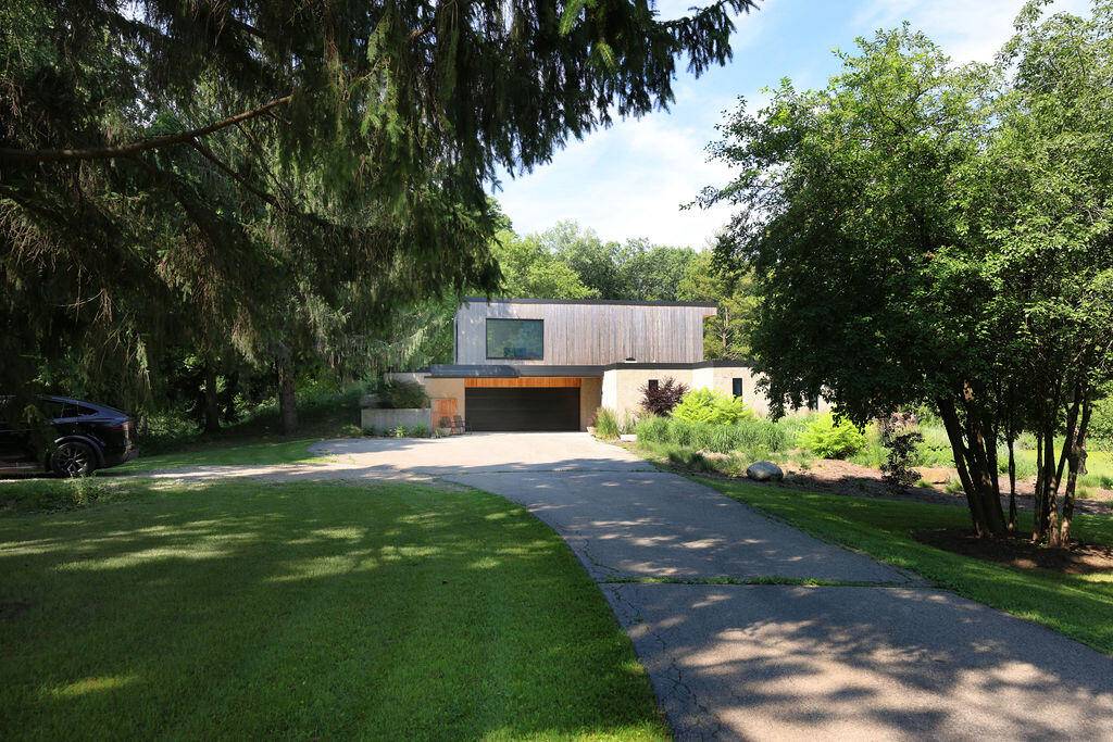 Salem Lakes, WI 53168,9900 261st Ave