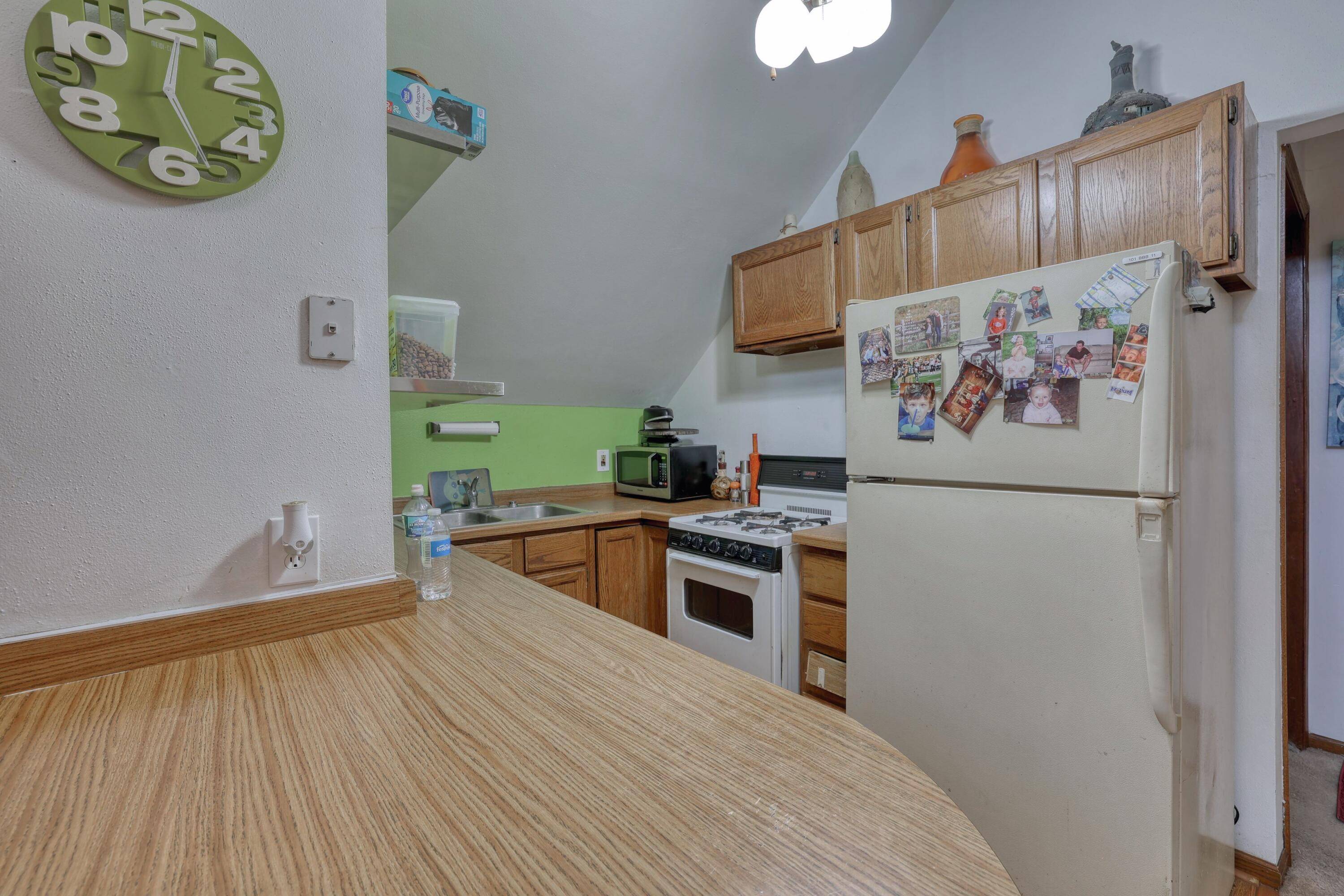 West Allis, WI 53214,1812 S 77th St