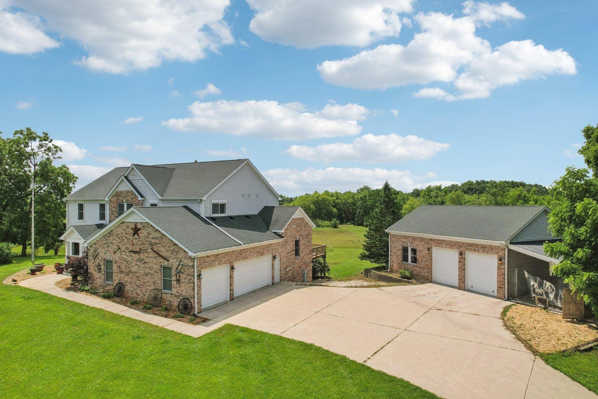 Burlington, WI 53105,3202 Crossway Rd