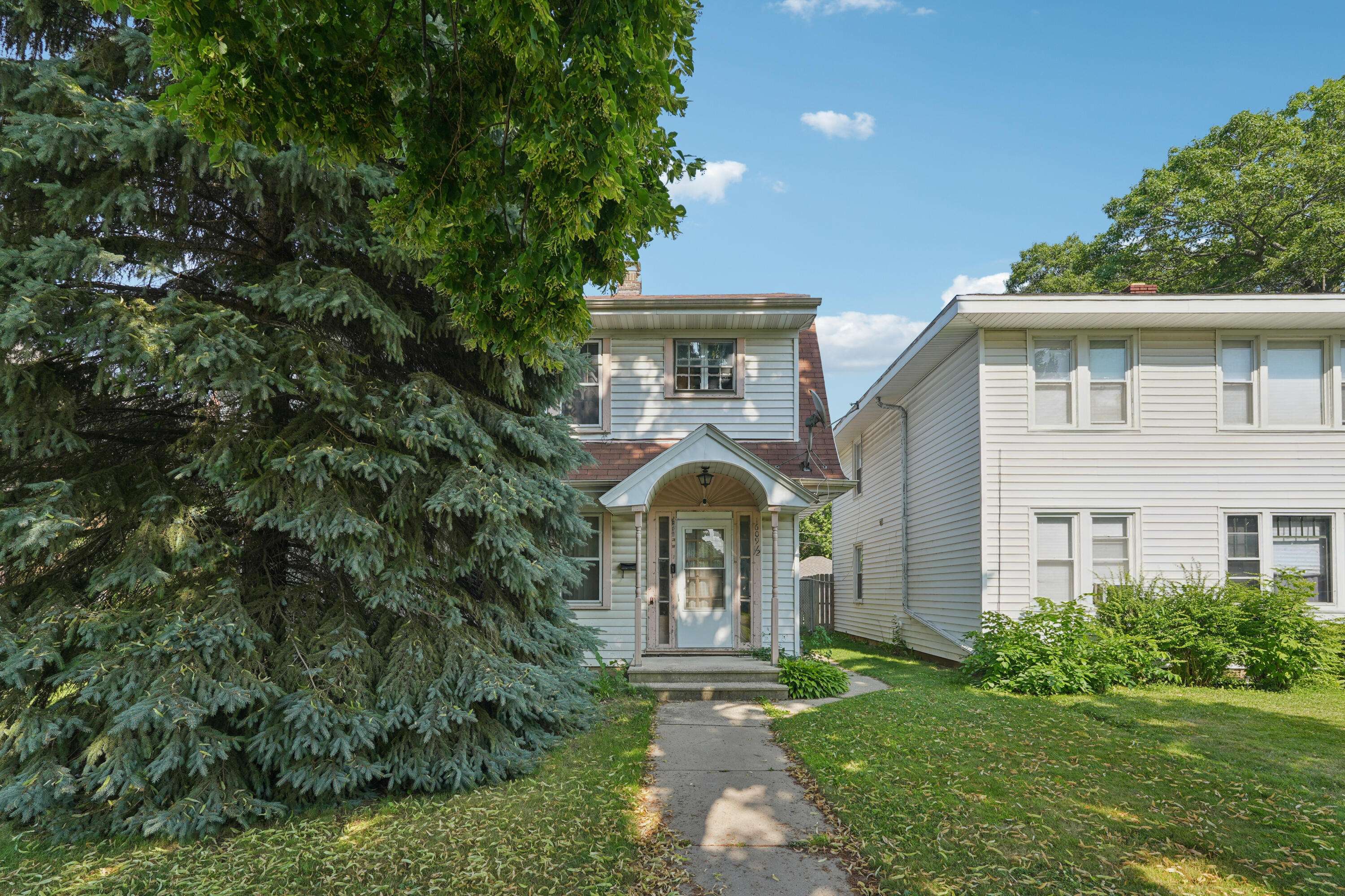Racine, WI 53405,1609 Blaine Ave