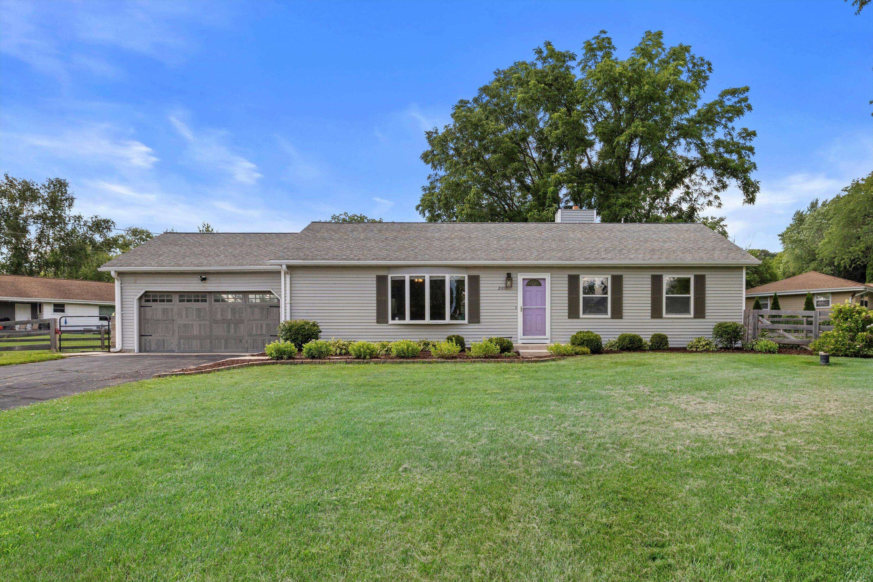 New Berlin, WI 53146,21410 W Valley Dr