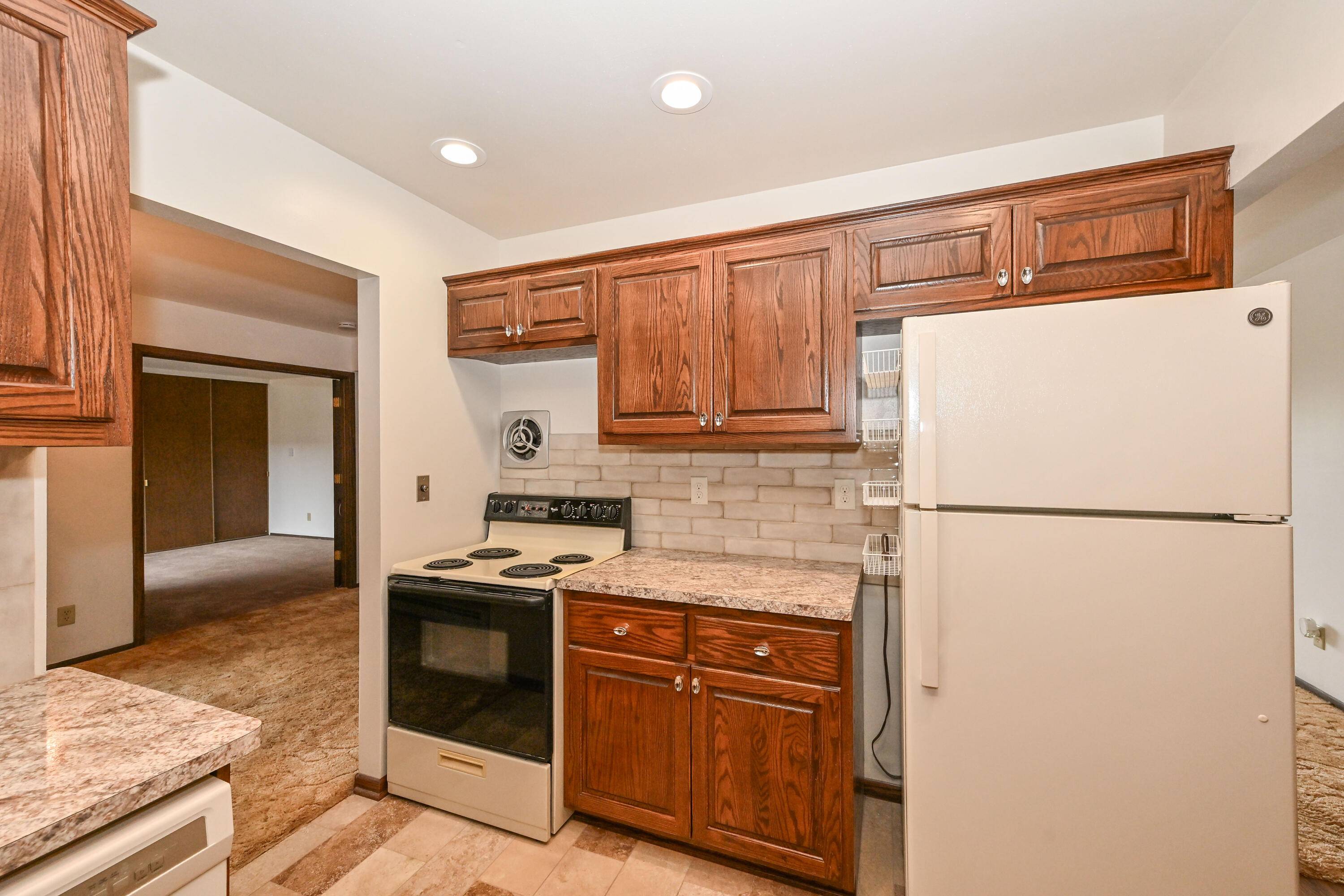 Franklin, WI 53132,7921 S 68th St Unit 207