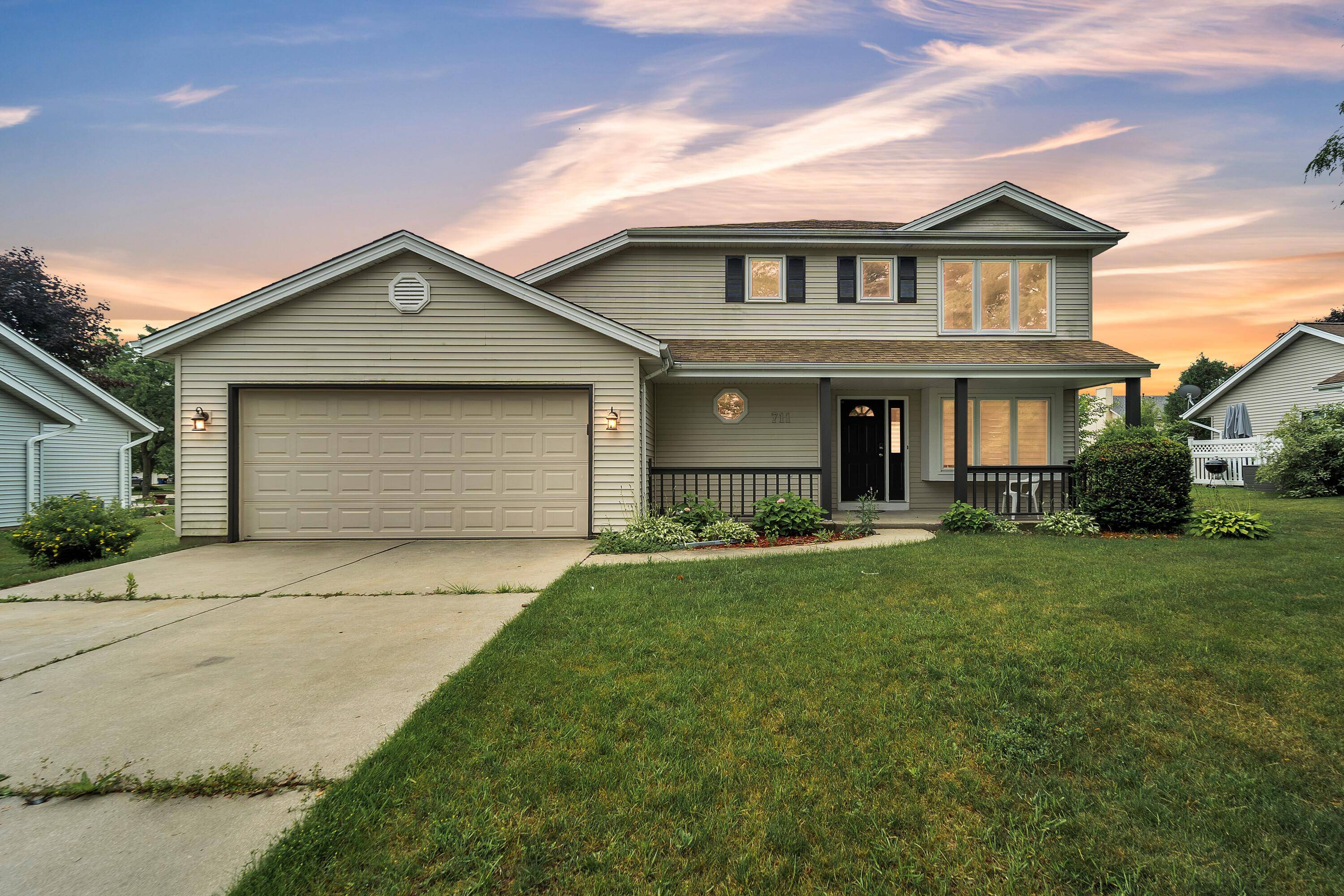 Oak Creek, WI 53154,711 E Mary Ln