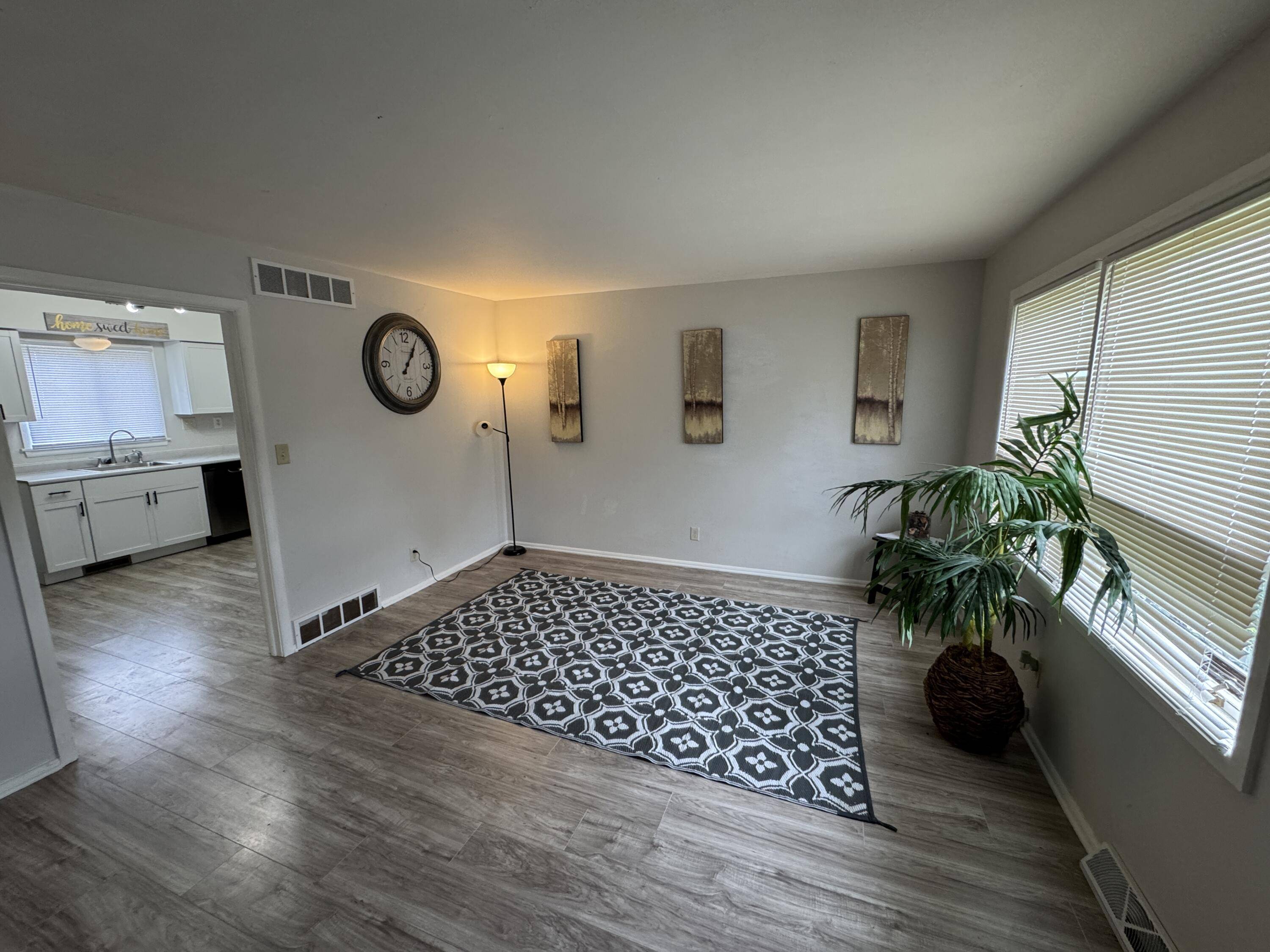 Milwaukee, WI 53225,8426 W Villard Ave