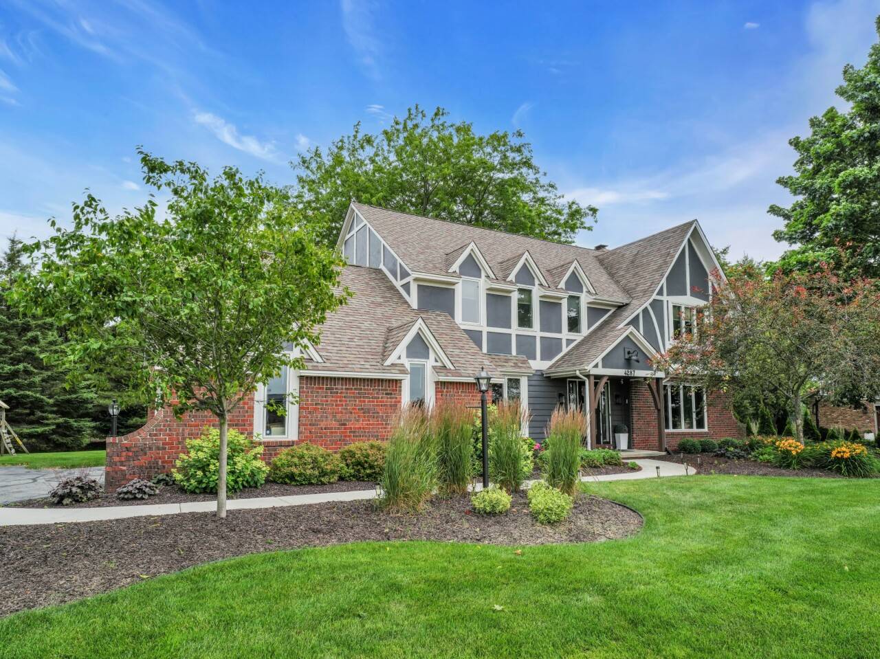 Wind Point, WI 53402,4287 Lake Meadow Dr