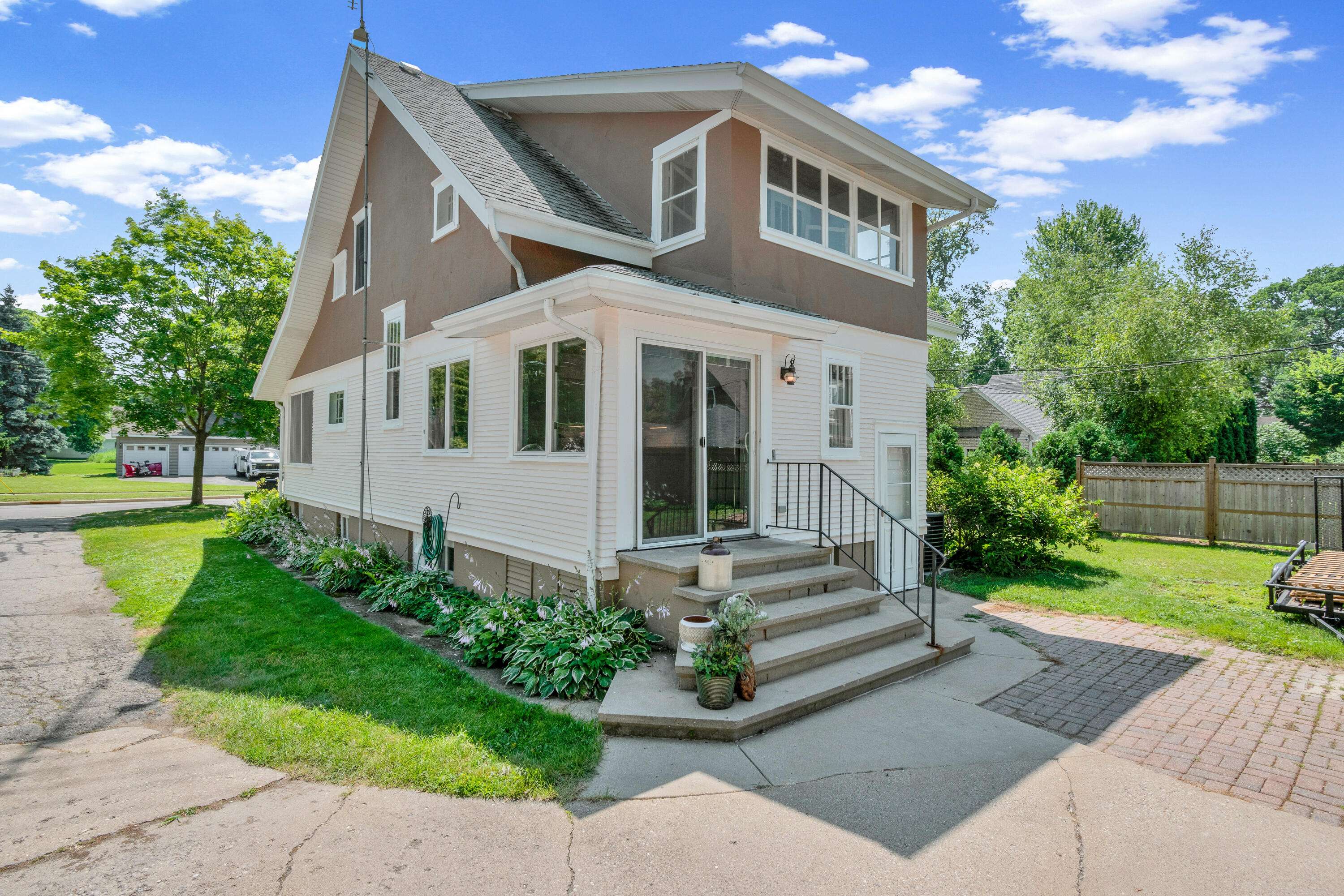 Lake Mills, WI 53551,115 N Ferry Dr