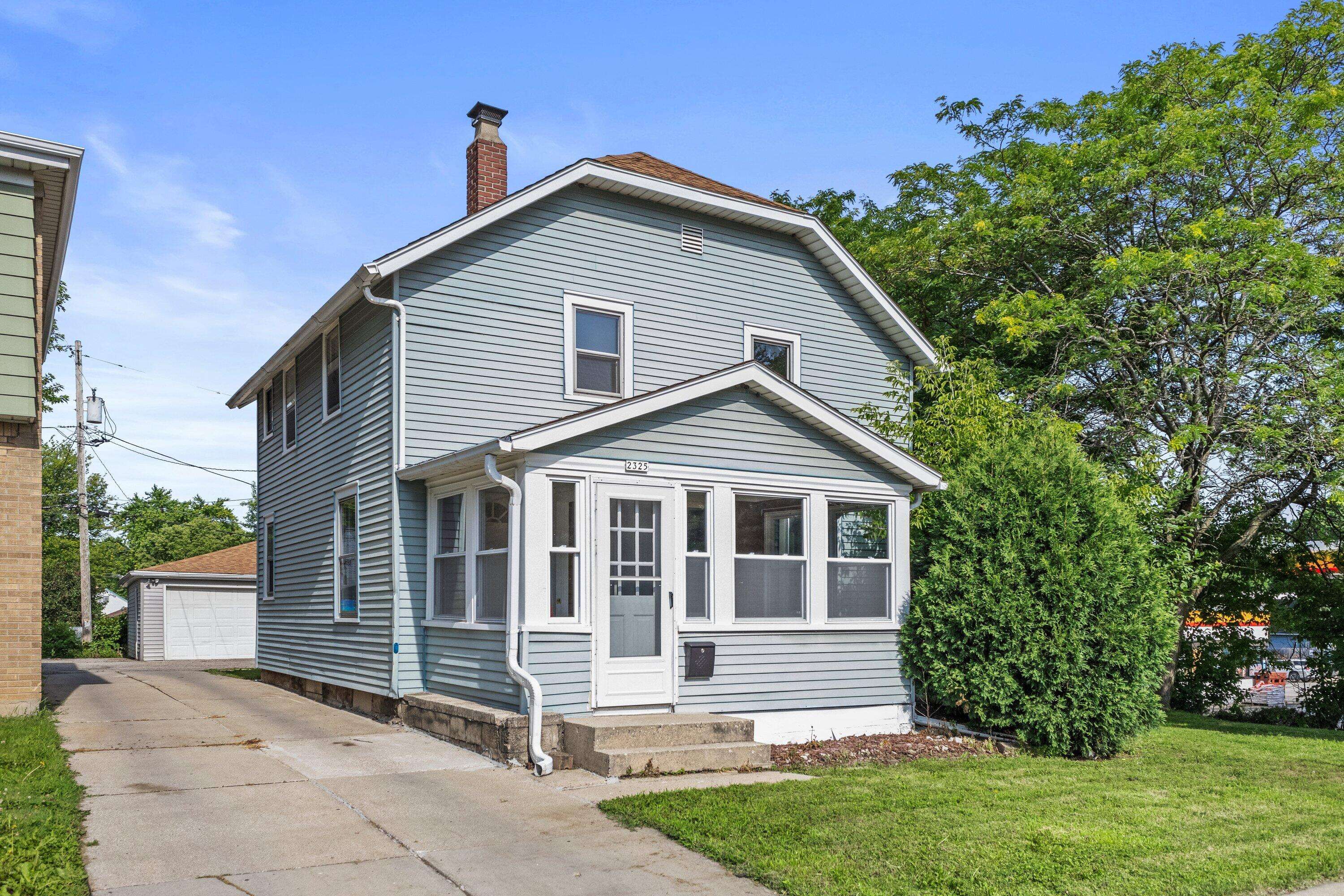 West Allis, WI 53219,2325 S 76th St S