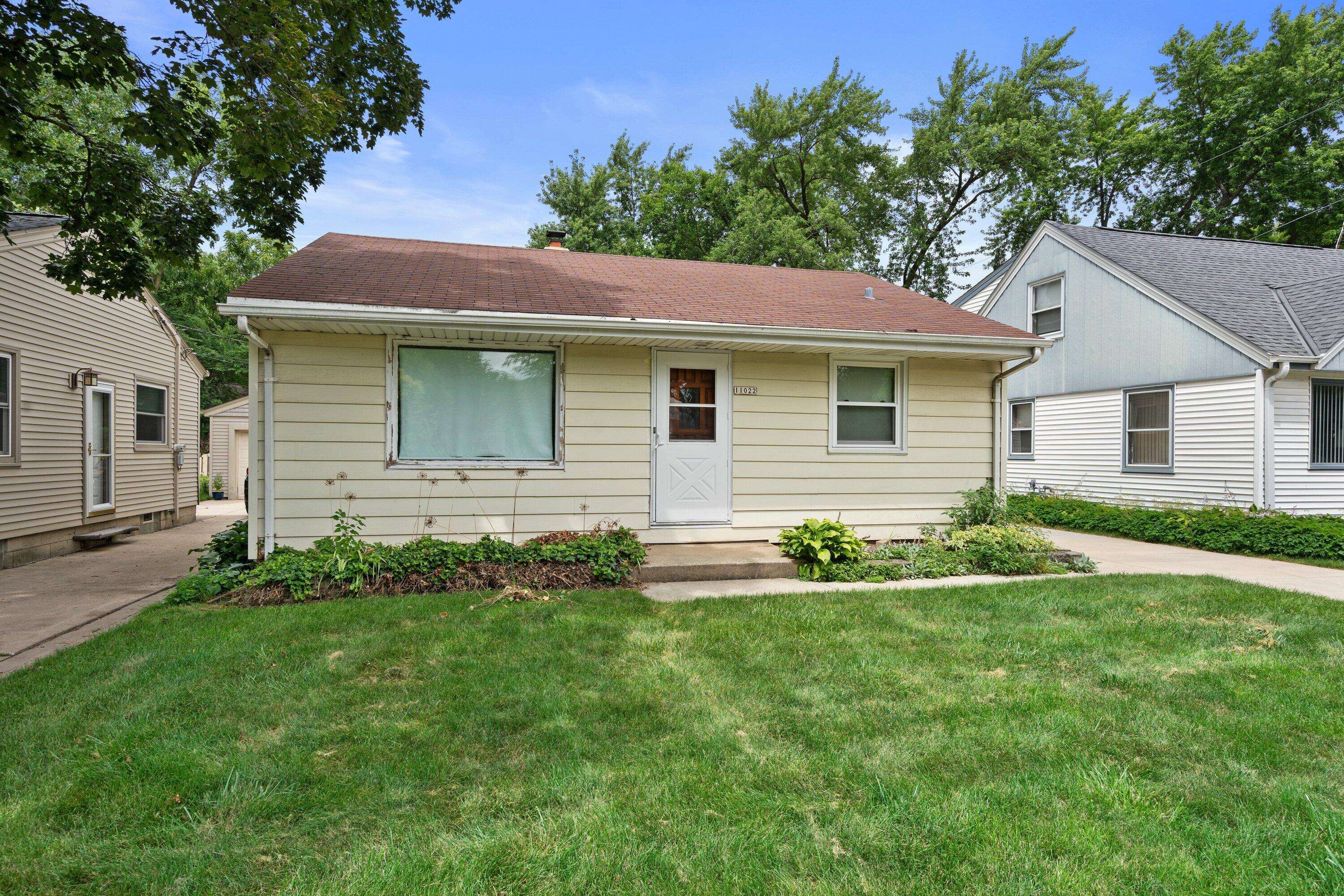 Wauwatosa, WI 53226,11022 W Mount Vernon Ave