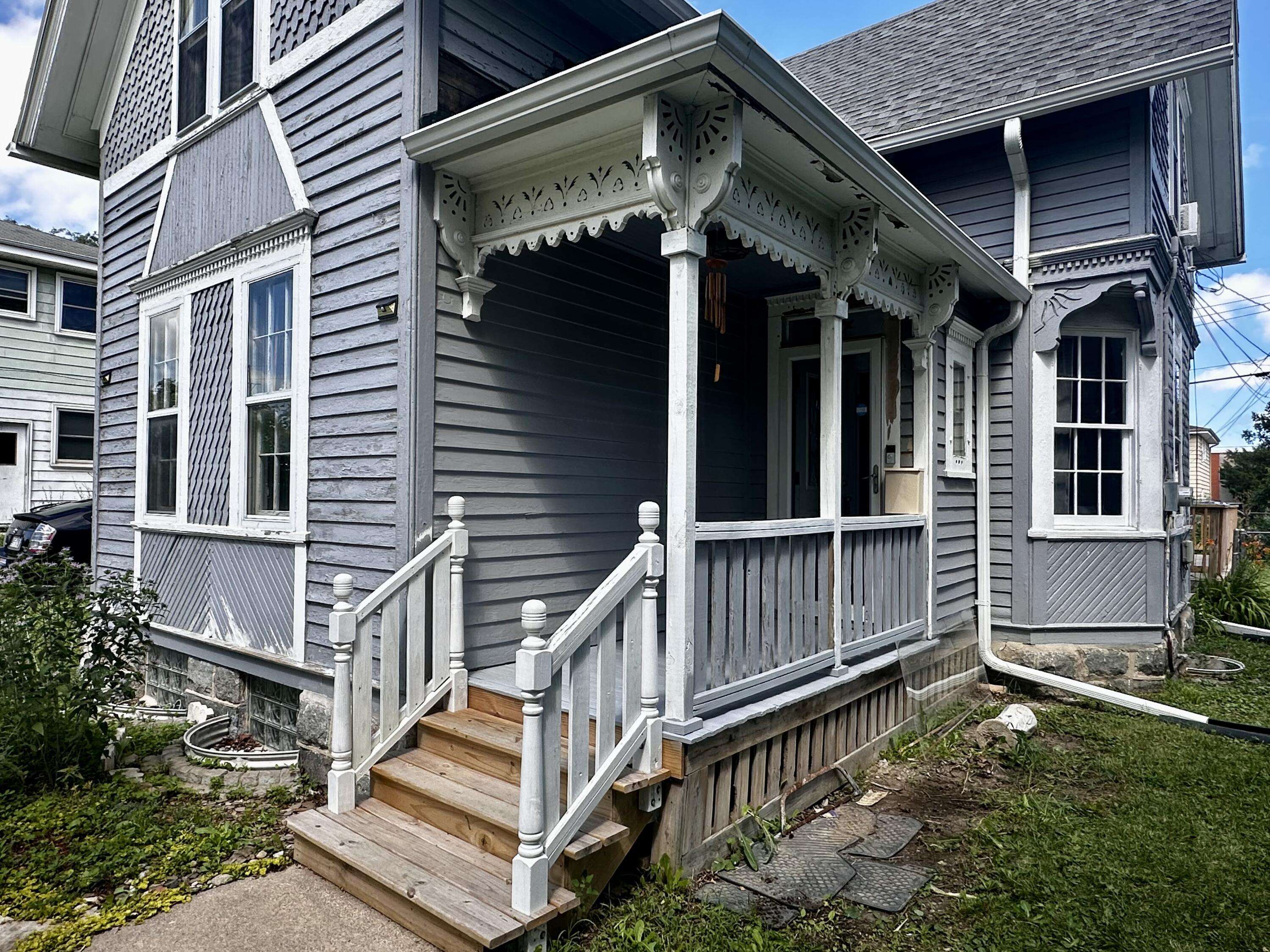Milwaukee, WI 53225,5942 N 84th St