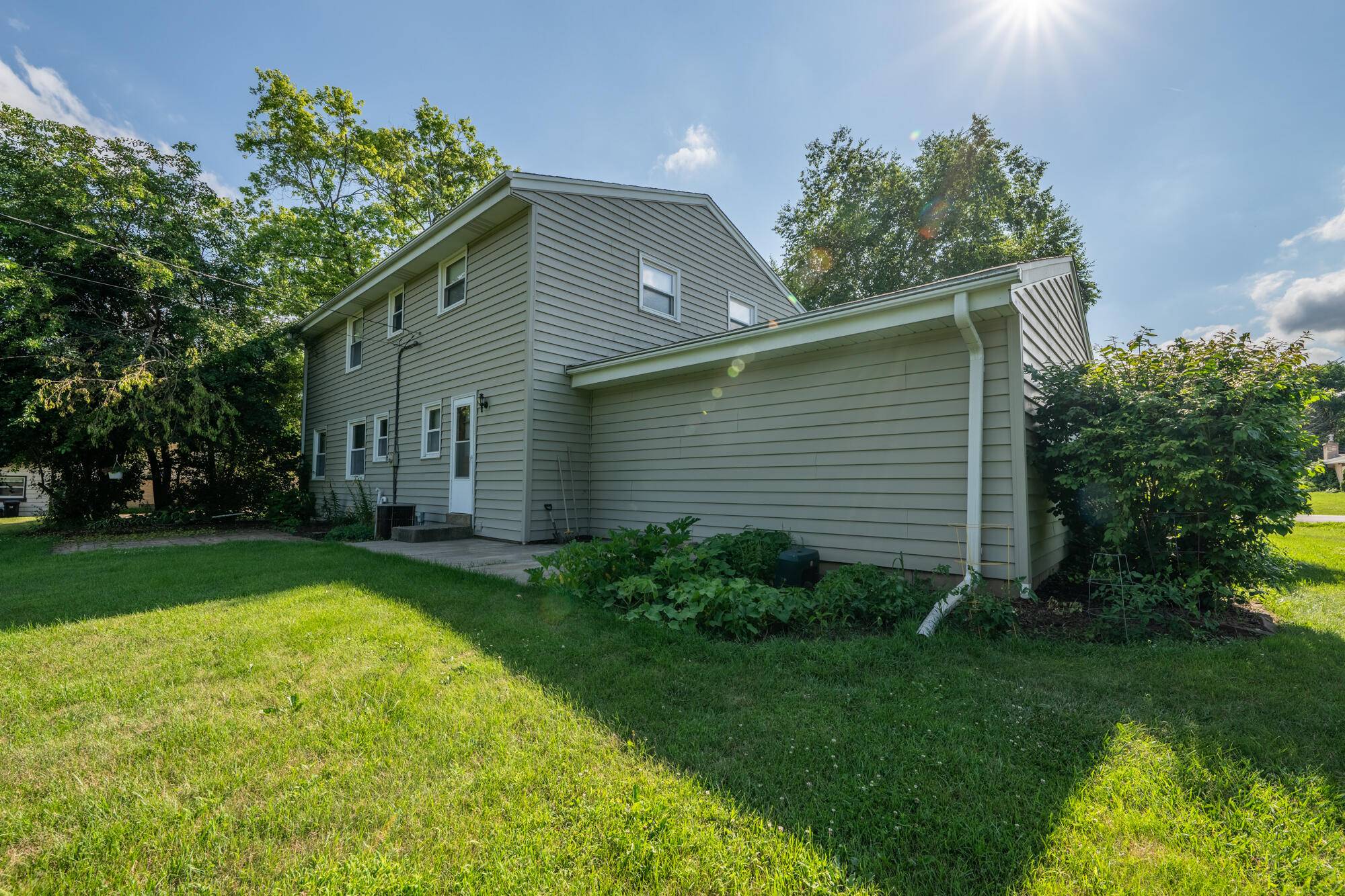 Germantown, WI 53017,W215N10150 Hickory Dr