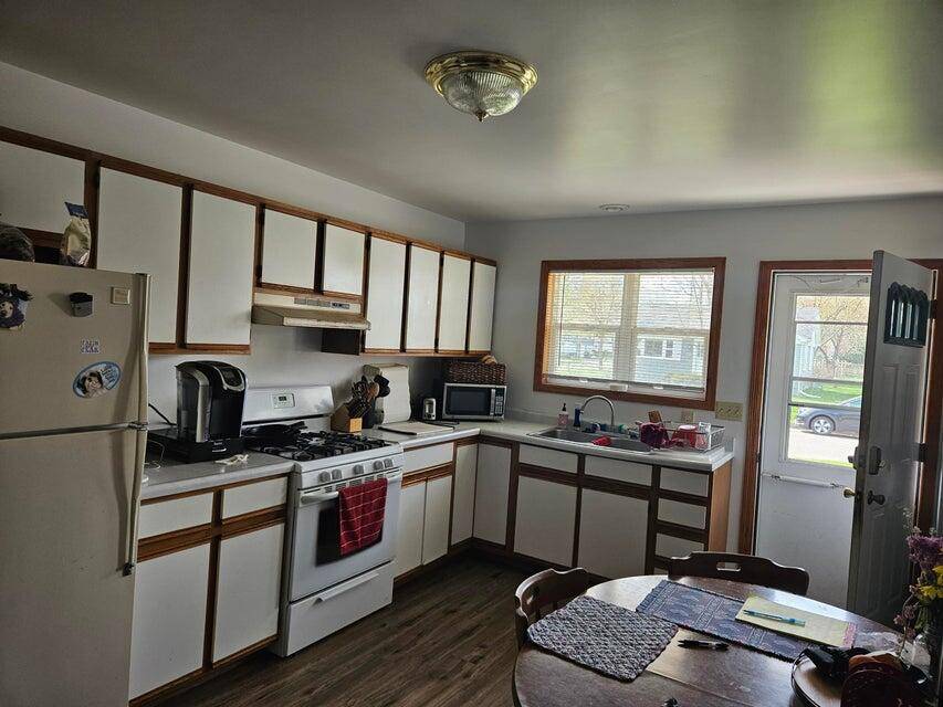 Lake Geneva, WI 53147,403 Spring St