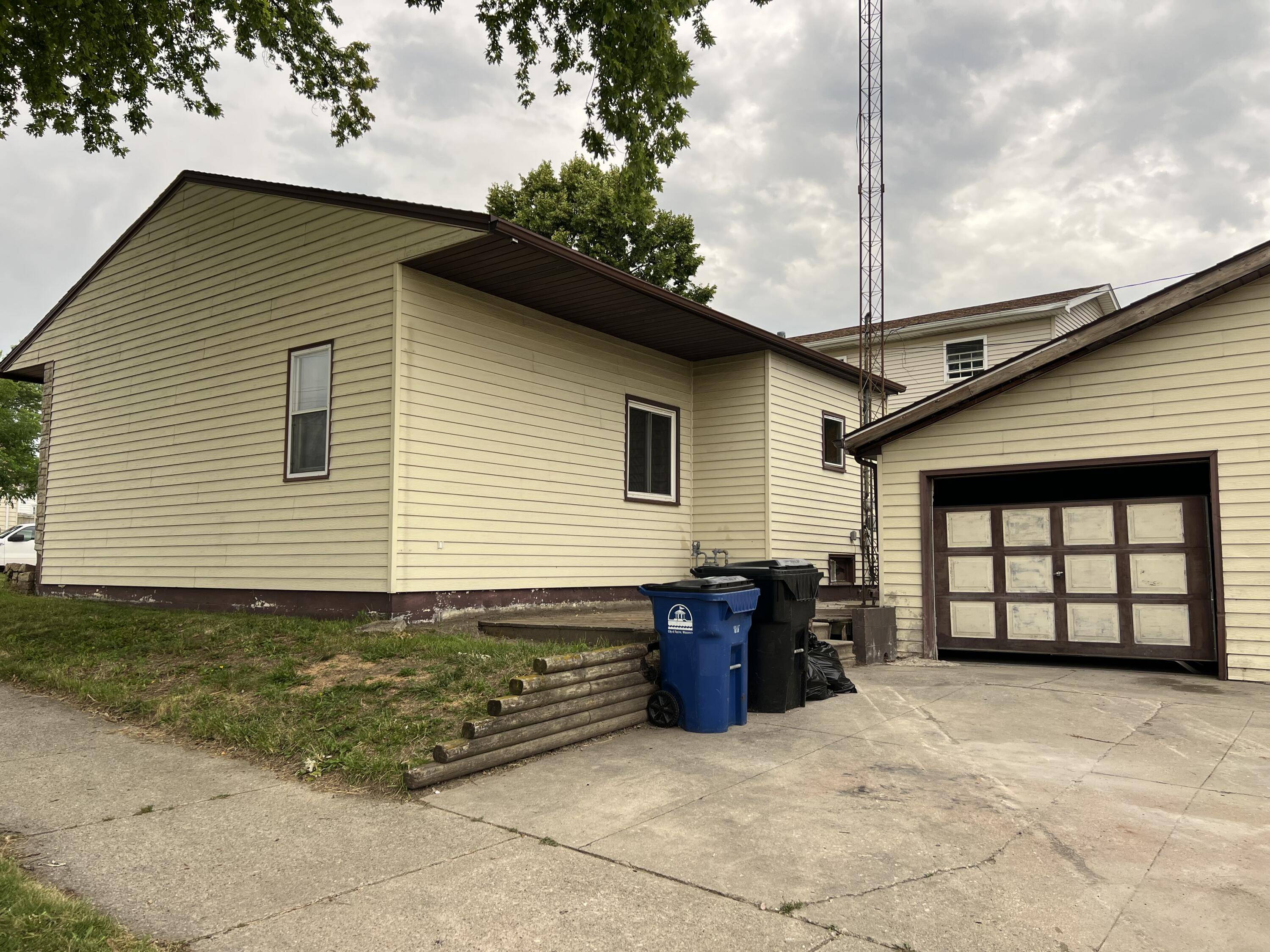 Racine, WI 53405,1769 Indiana St