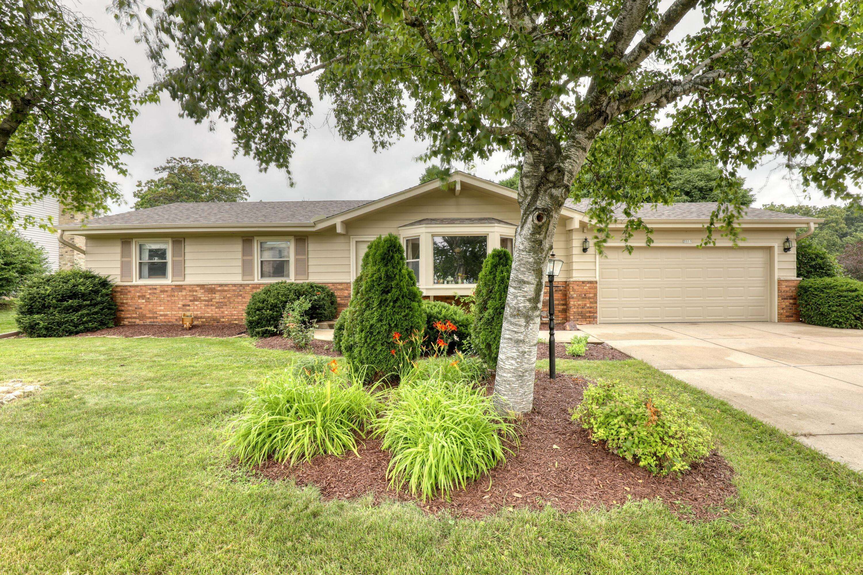 New Berlin, WI 53151,3555 S Loretta Ln