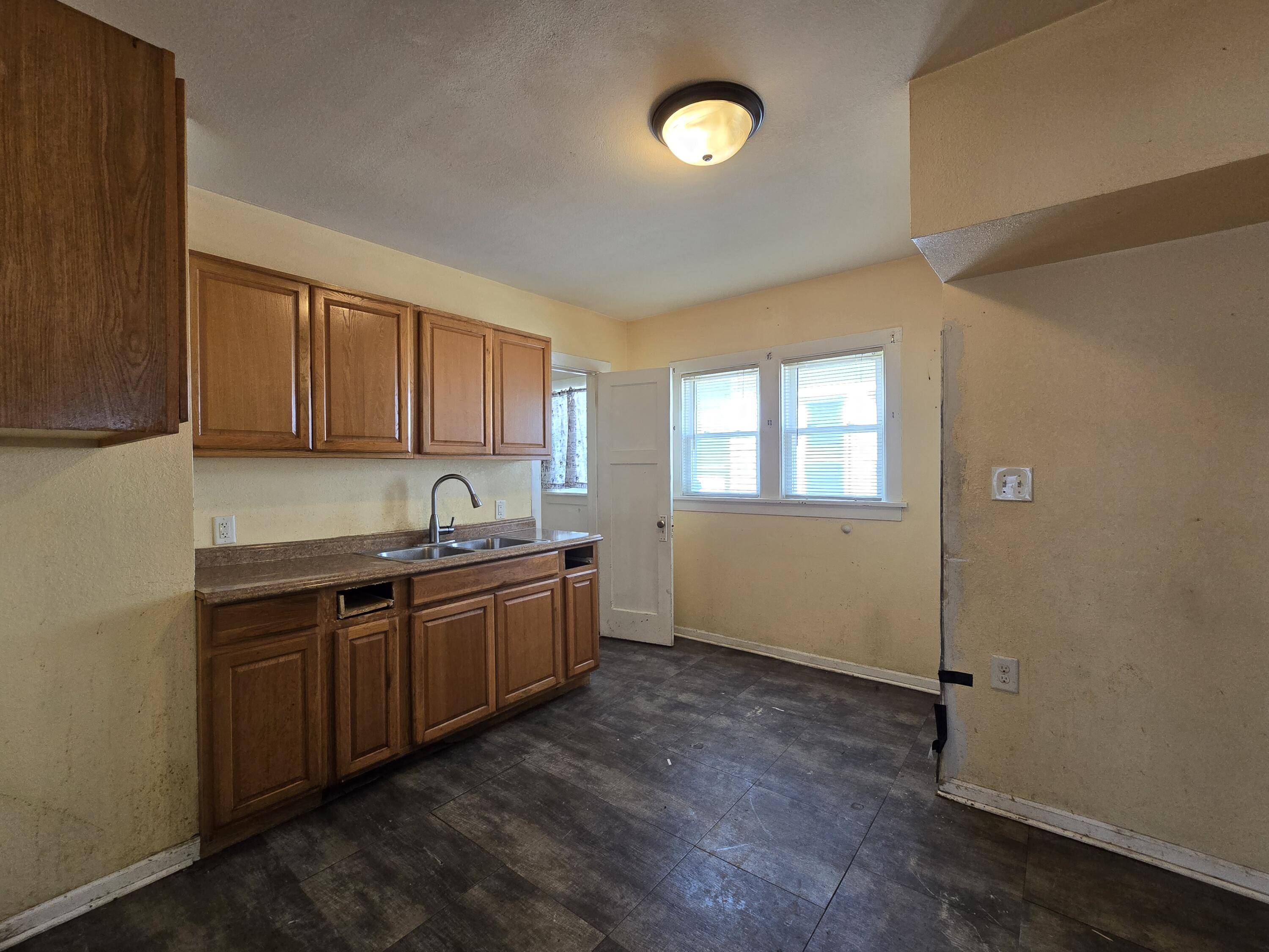 Milwaukee, WI 53209,4624 N 29th St