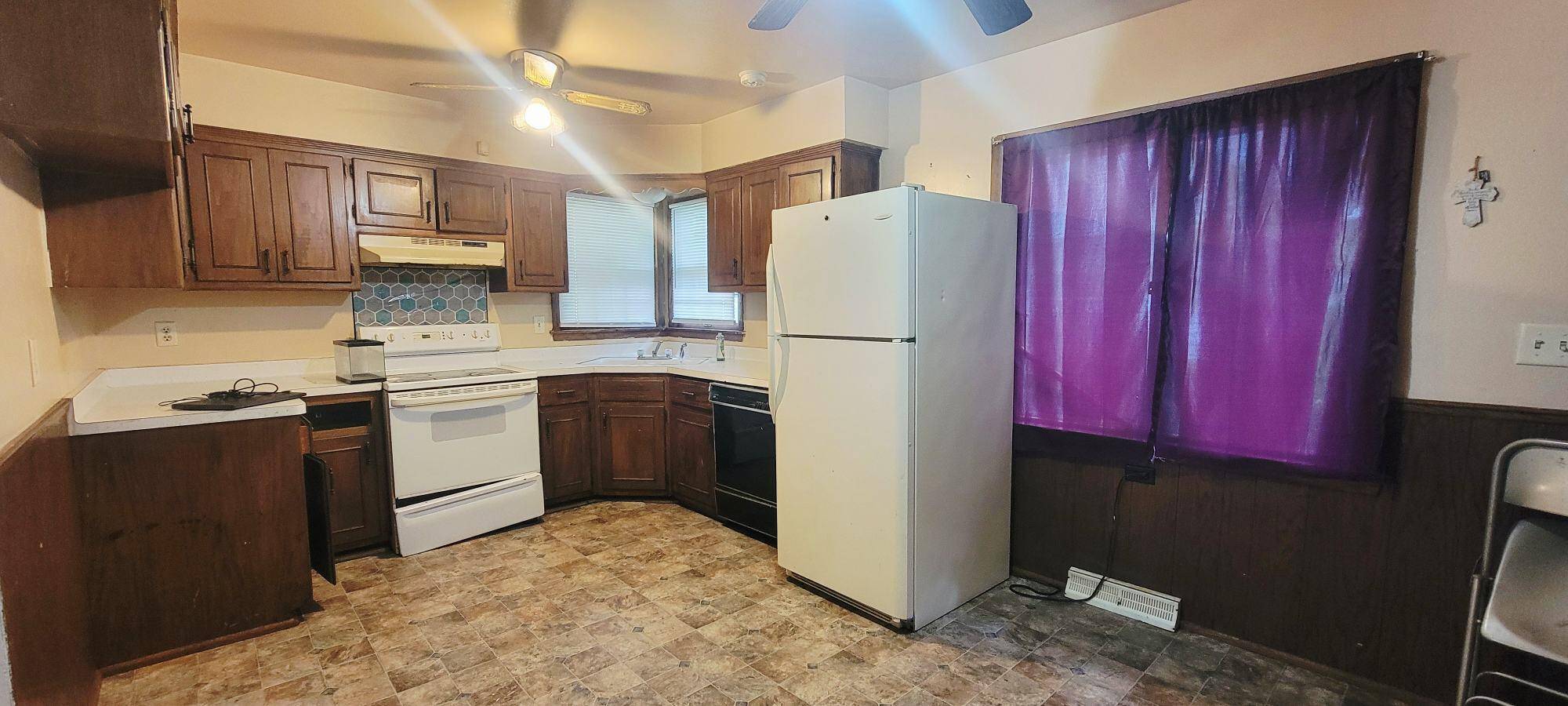 Milwaukee, WI 53225,5709 N 93rd St