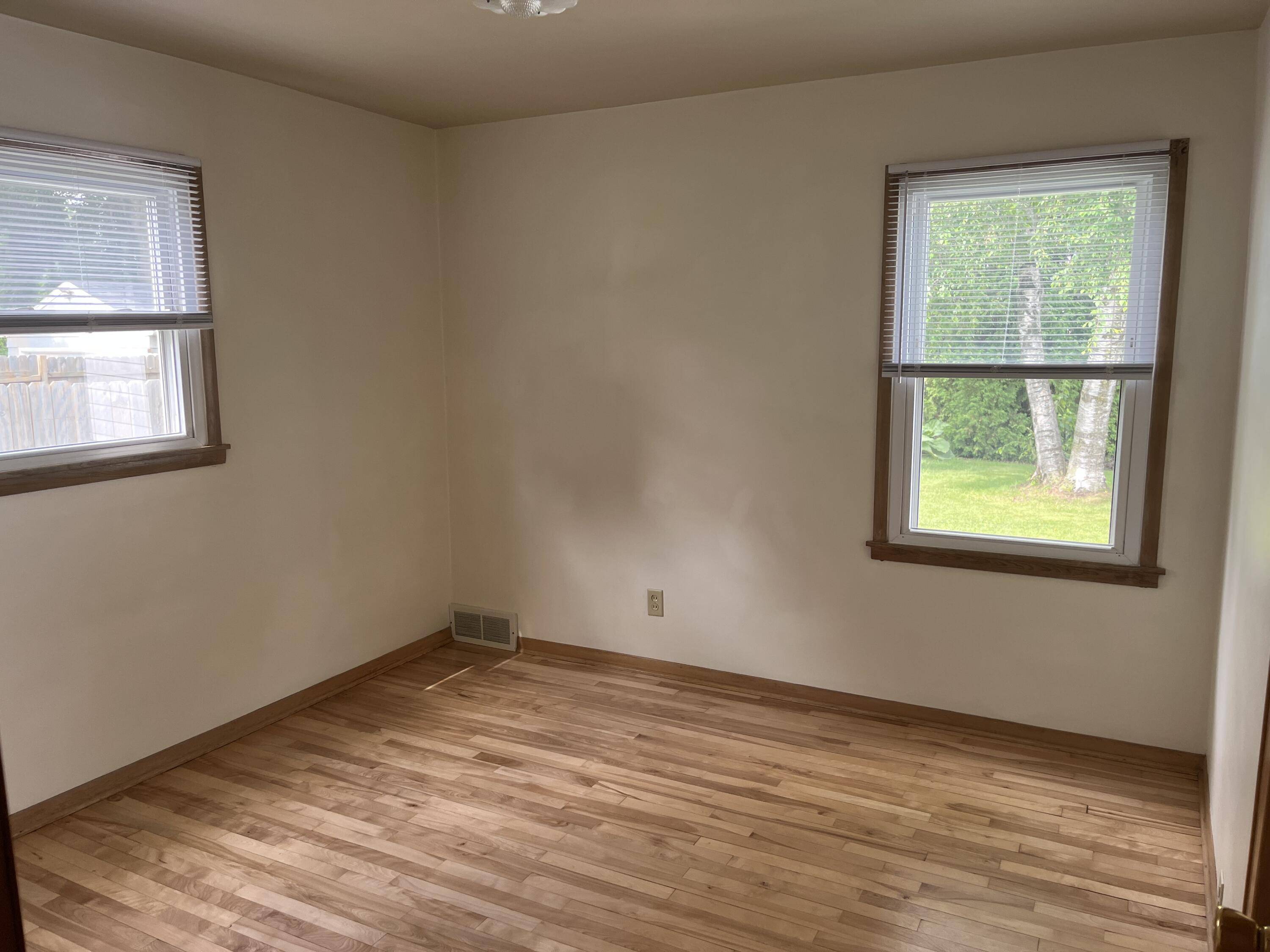Manitowoc, WI 54220,1112 N 23rd St