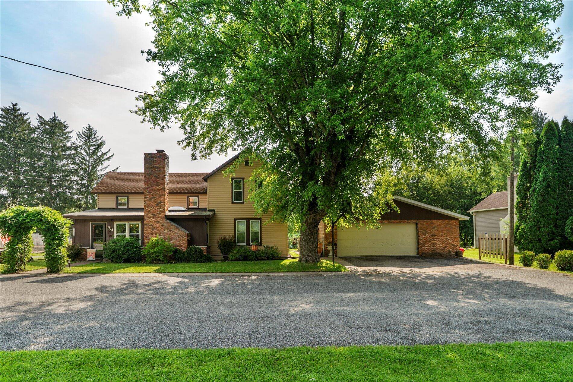 Hokah, MN 55941,86 6th St
